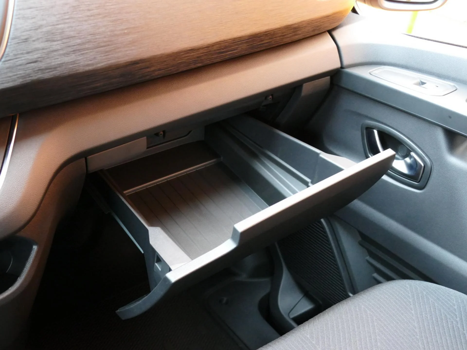 RENAULT TRAFIC - Miniature 22 sur 33 - Cliquer pour voir cette photo