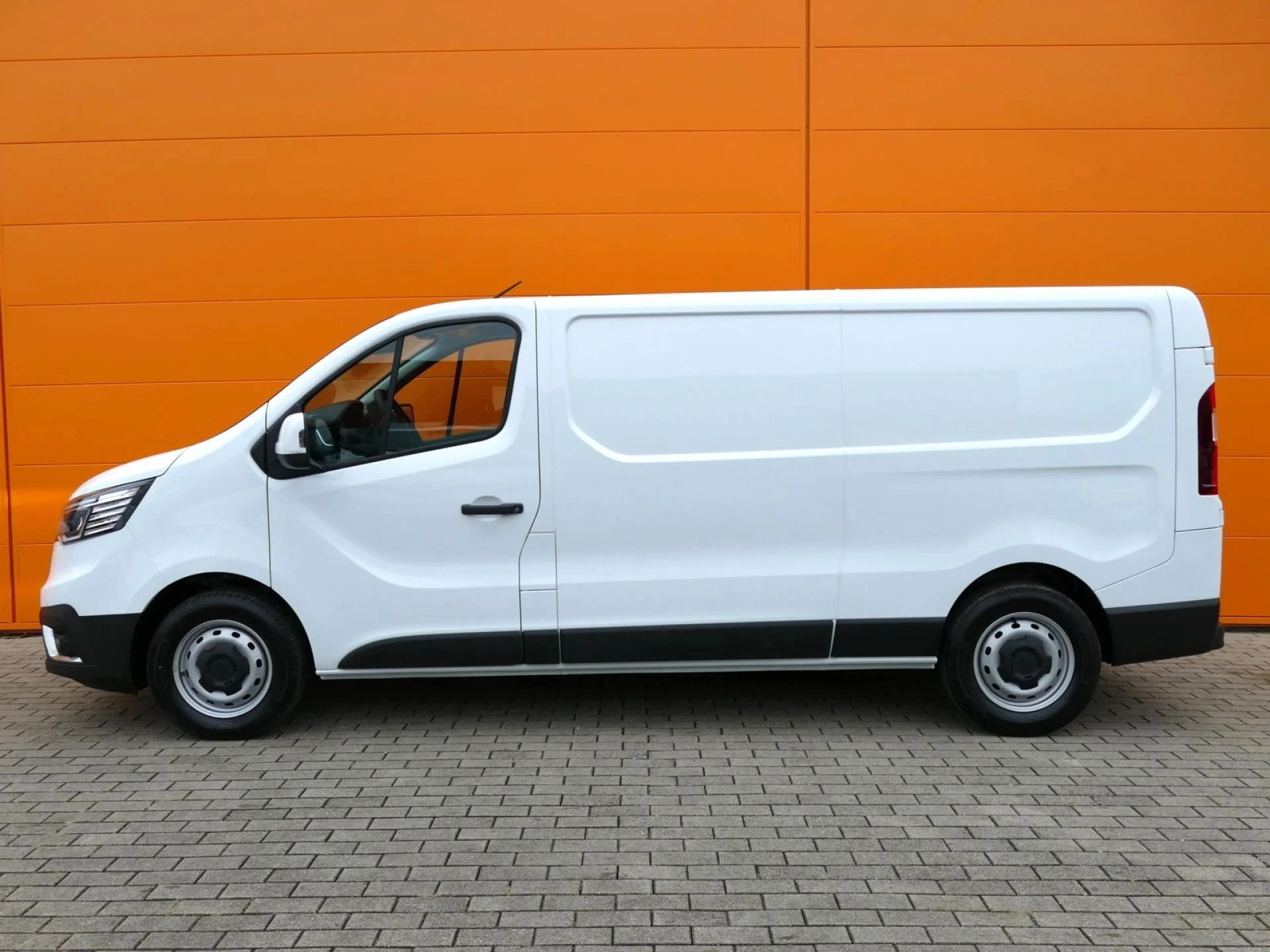 RENAULT TRAFIC - Miniature 3 sur 33 - Cliquer pour voir cette photo