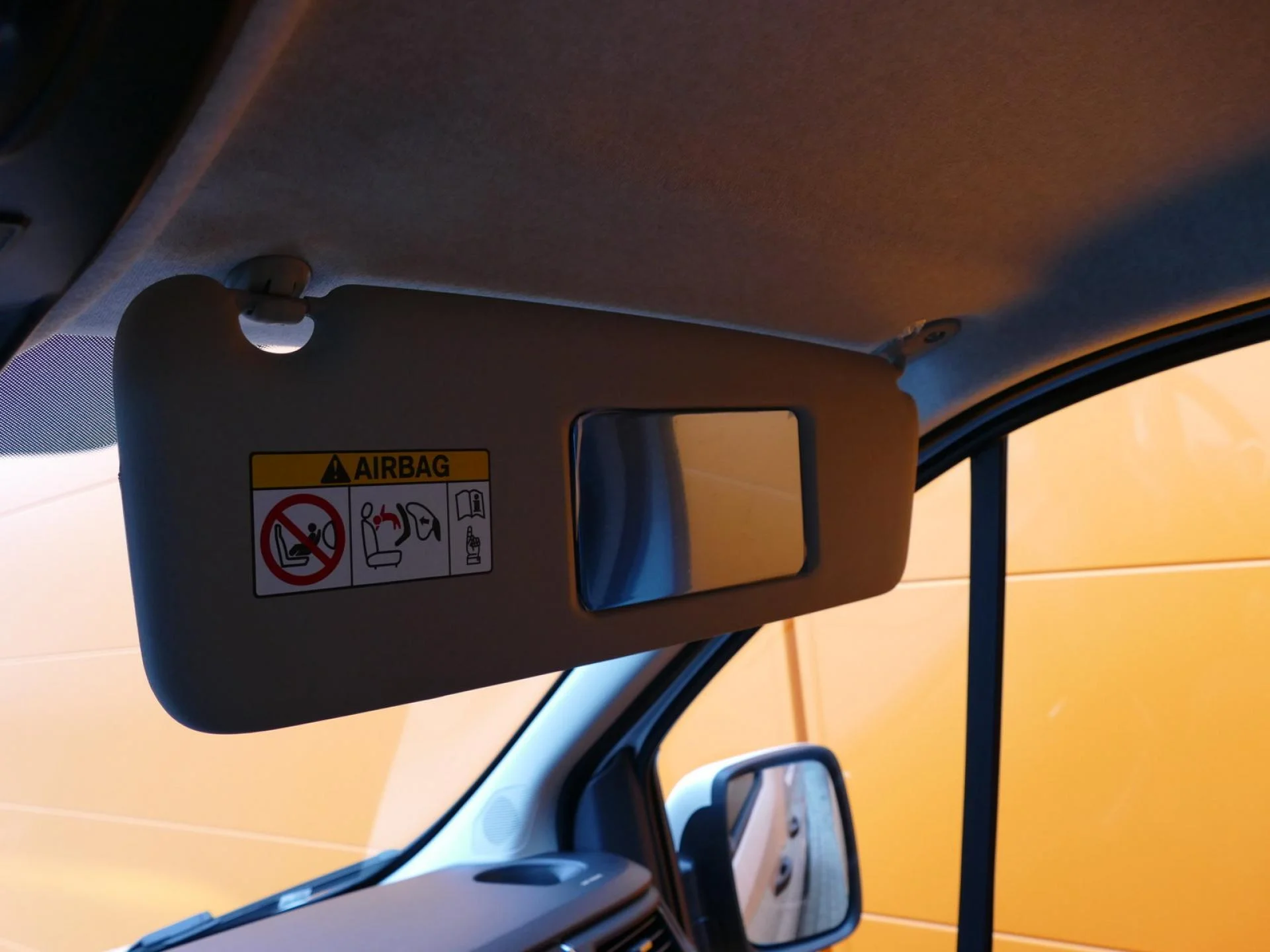 RENAULT TRAFIC - Miniature 23 sur 33 - Cliquer pour voir cette photo