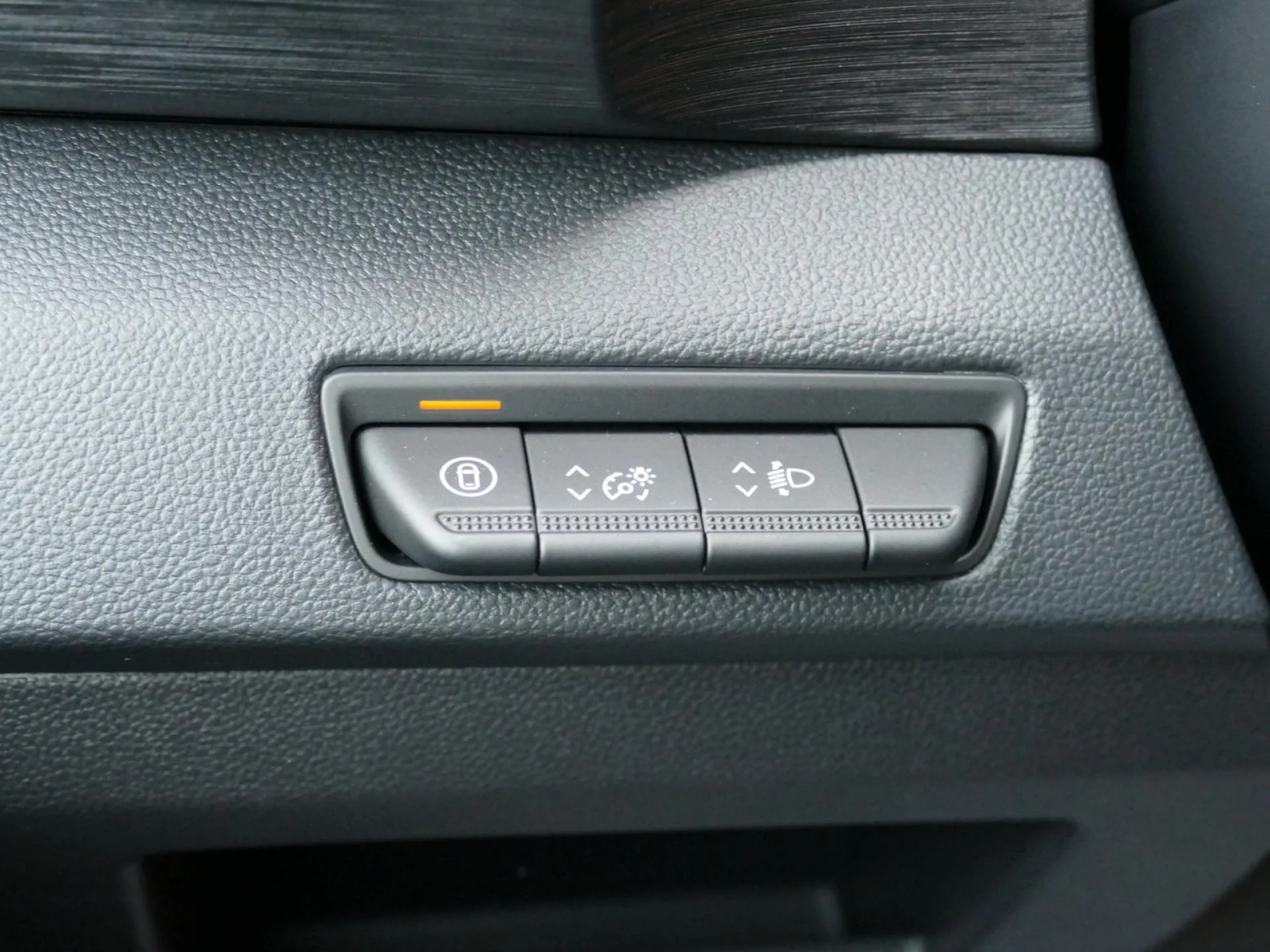 RENAULT TRAFIC - Miniature 18 sur 33 - Cliquer pour voir cette photo