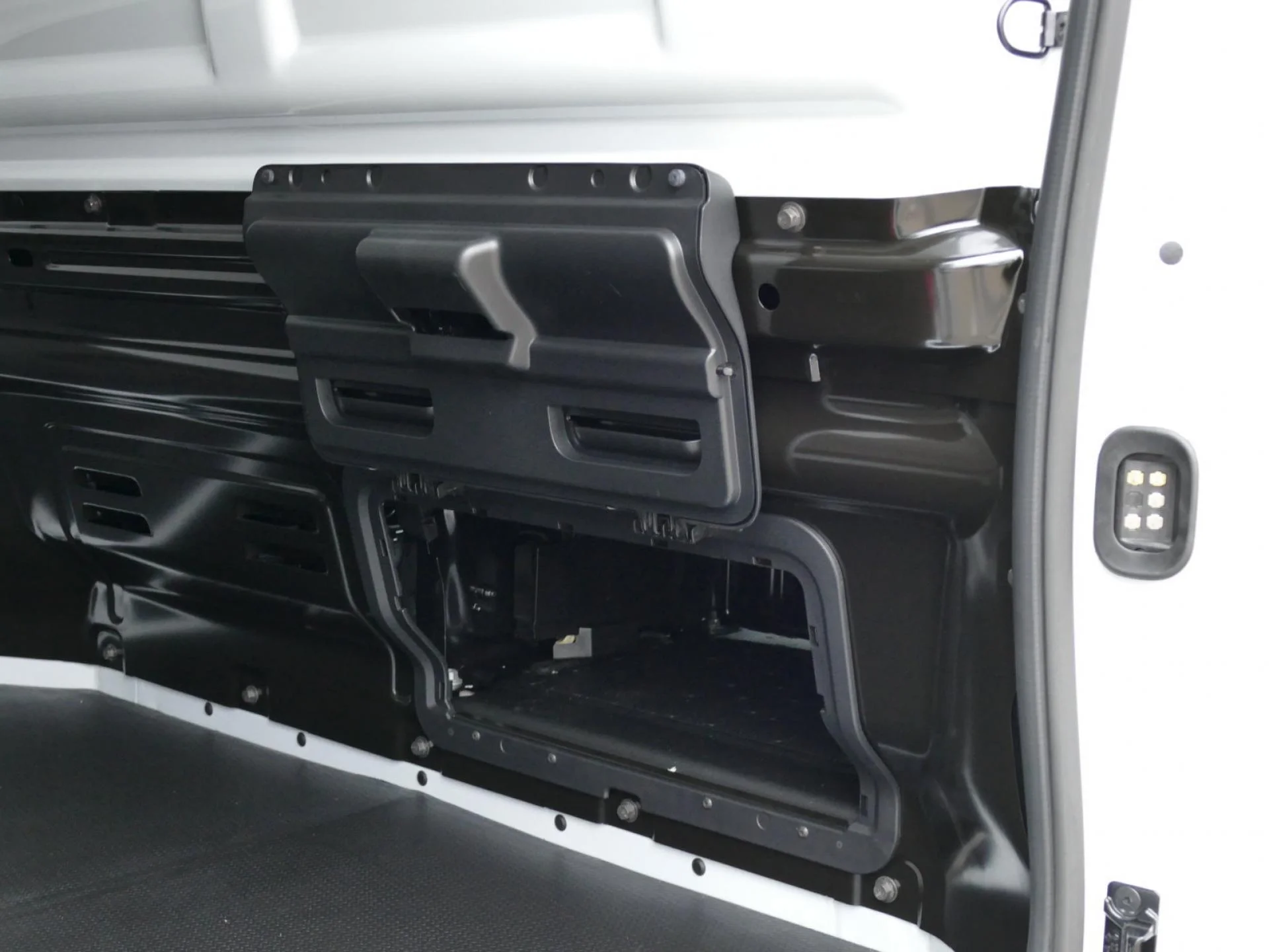 RENAULT TRAFIC - Miniature 28 sur 33 - Cliquer pour voir cette photo