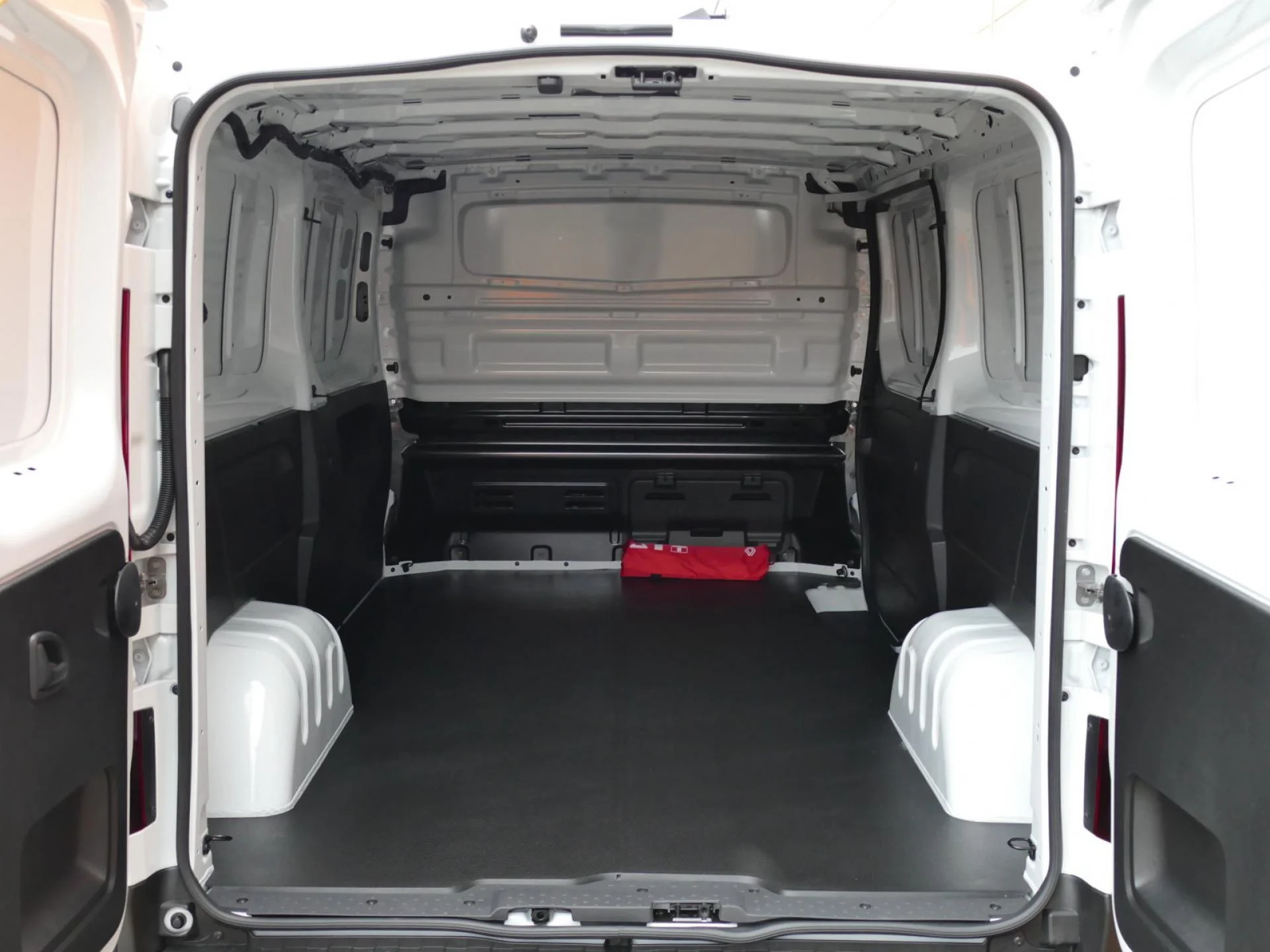 RENAULT TRAFIC - Miniature 8 sur 33 - Cliquer pour voir cette photo