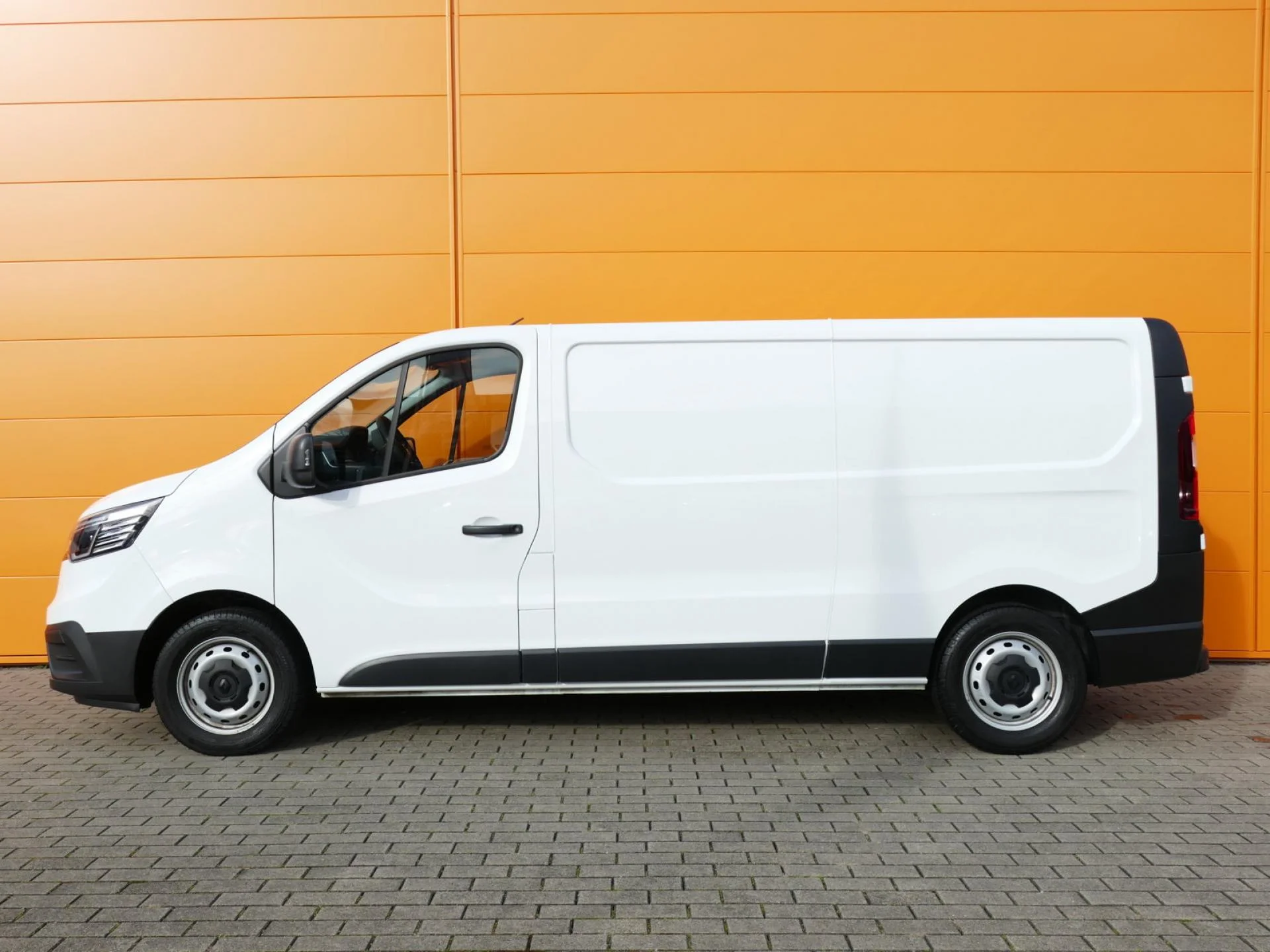 RENAULT TRAFIC - Miniature 3 sur 32 - Cliquer pour voir cette photo