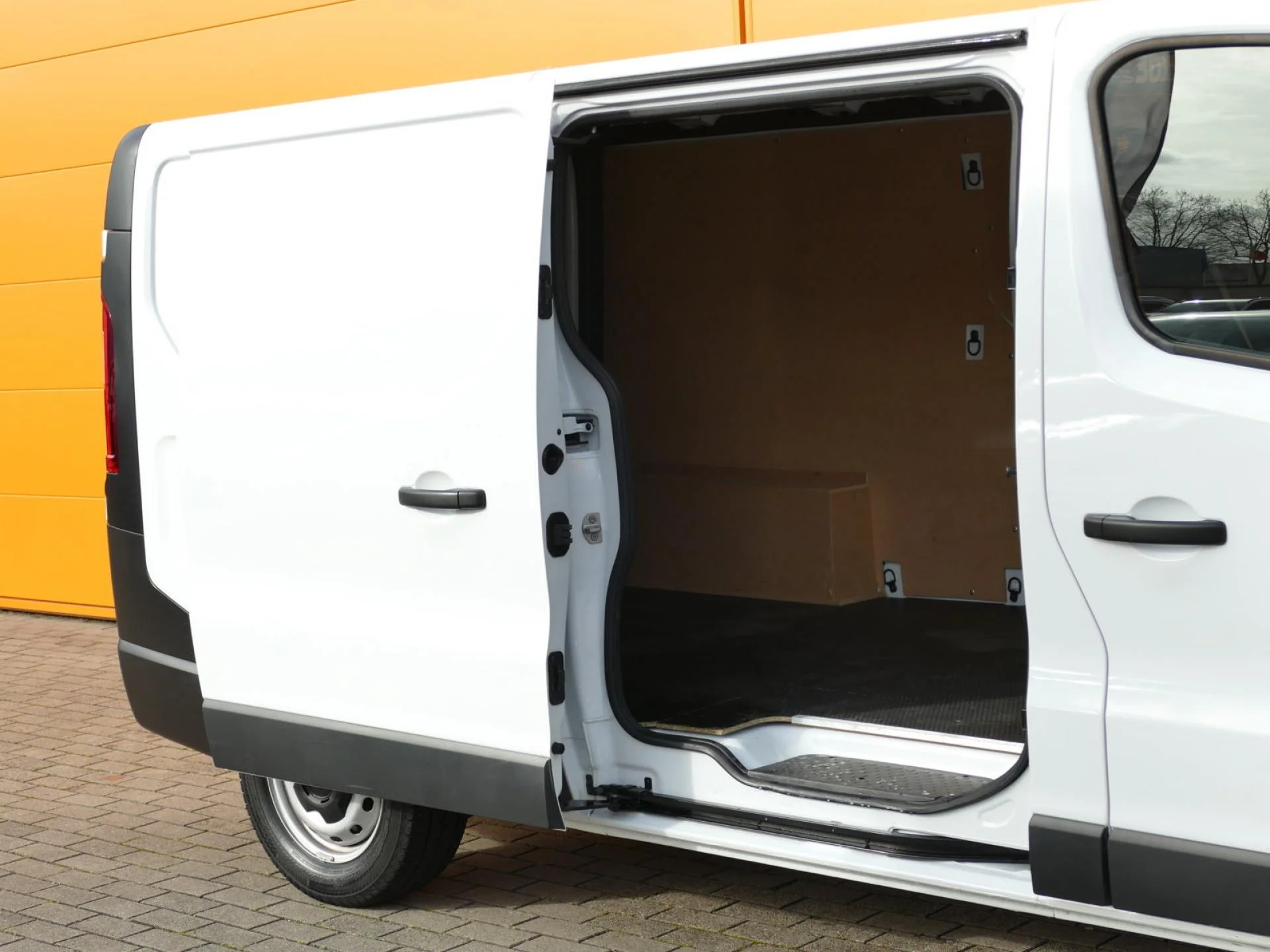 RENAULT TRAFIC - Miniature 7 sur 32 - Cliquer pour voir cette photo