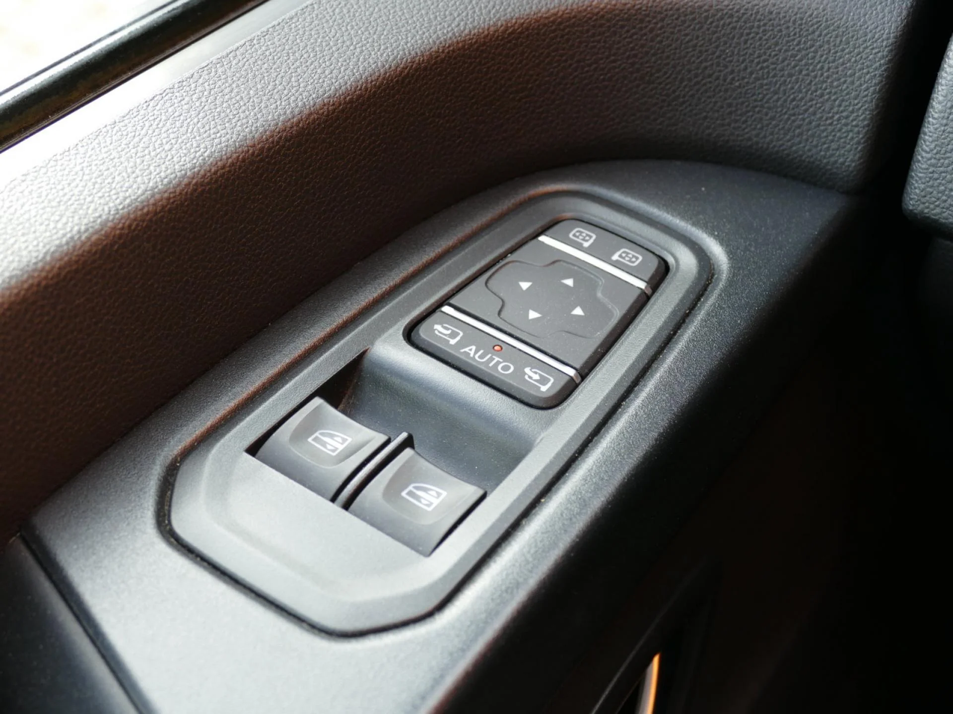 RENAULT TRAFIC - Miniature 21 sur 32 - Cliquer pour voir cette photo