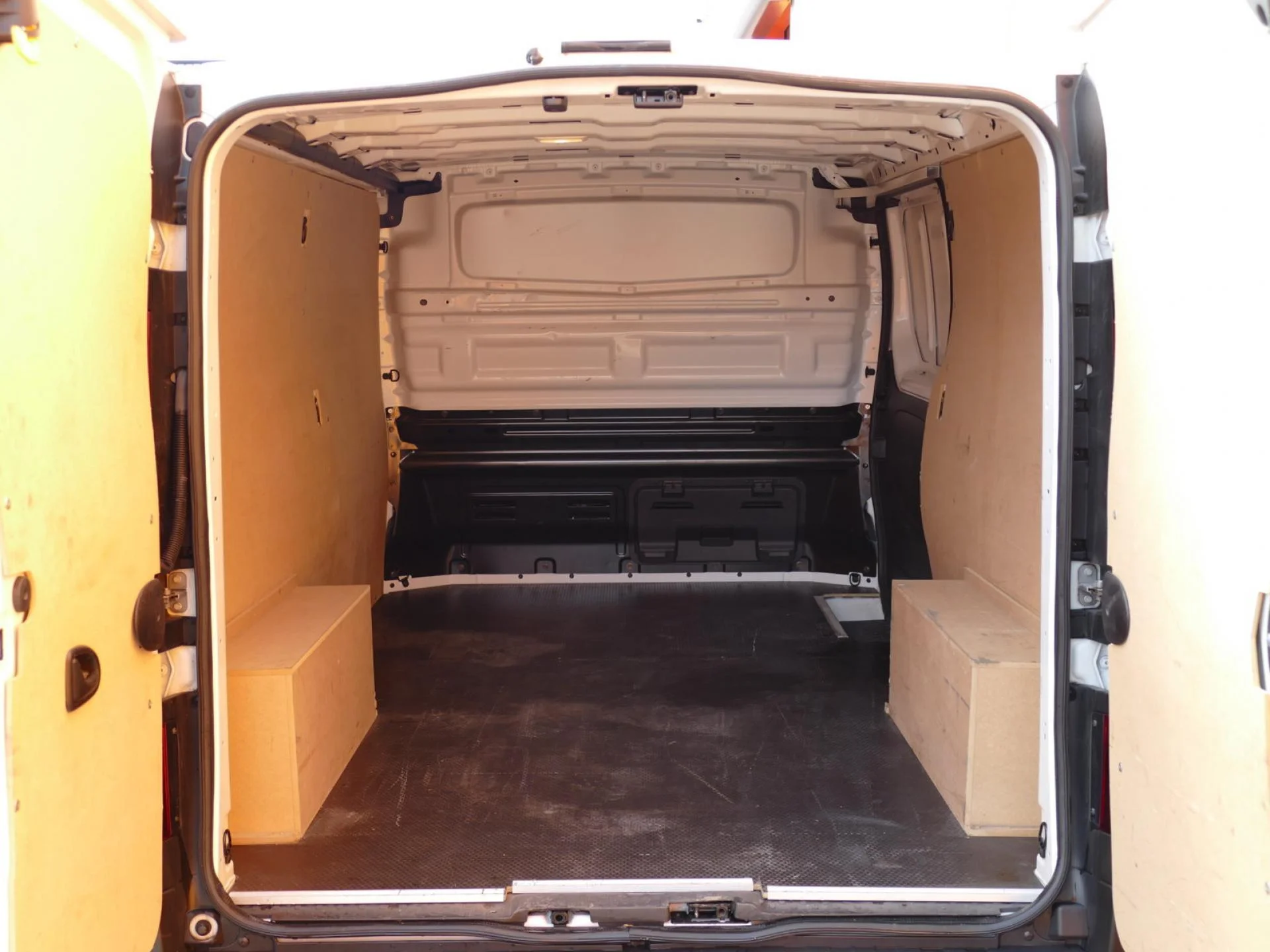 RENAULT TRAFIC - Miniature 8 sur 32 - Cliquer pour voir cette photo