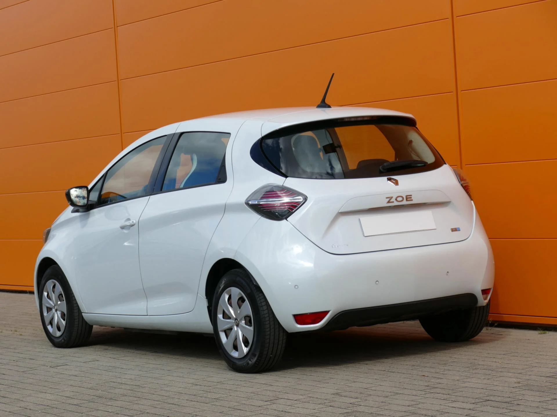 RENAULT ZOE - Miniature 5 sur 29 - Cliquer pour voir cette photo
