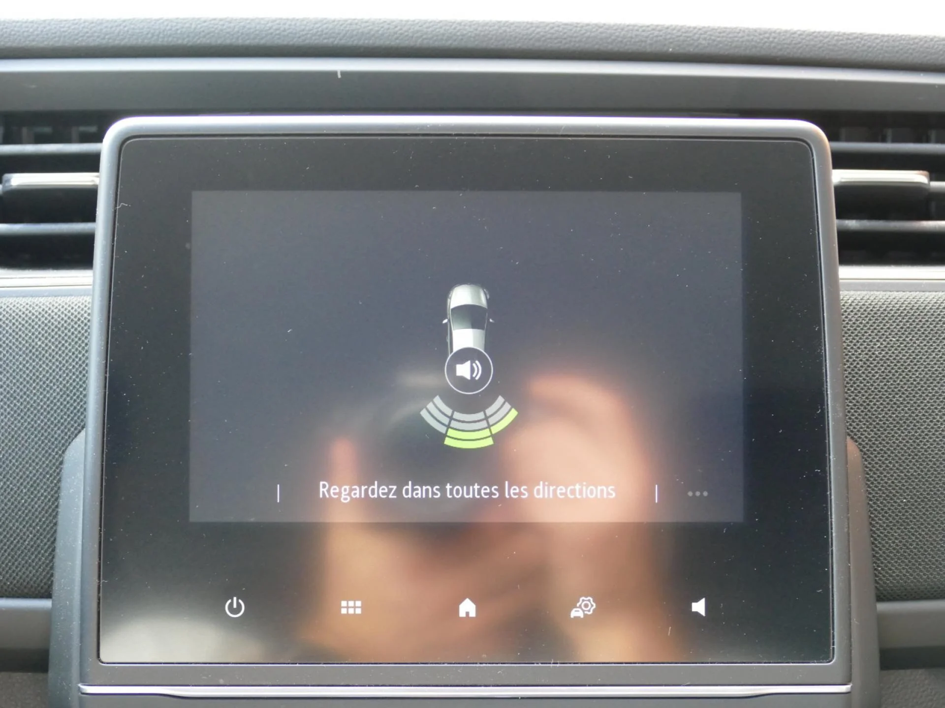 RENAULT ZOE - Miniature 12 sur 29 - Cliquer pour voir cette photo