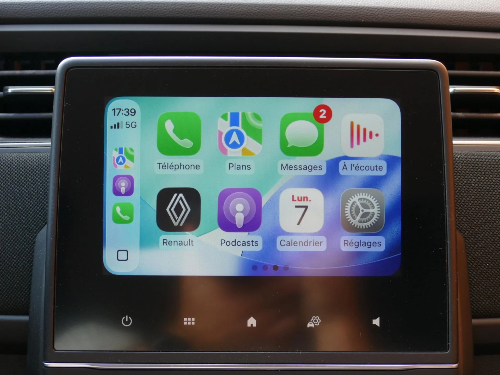 RENAULT ZOE - Miniature 16 sur 29 - Cliquer pour voir cette photo