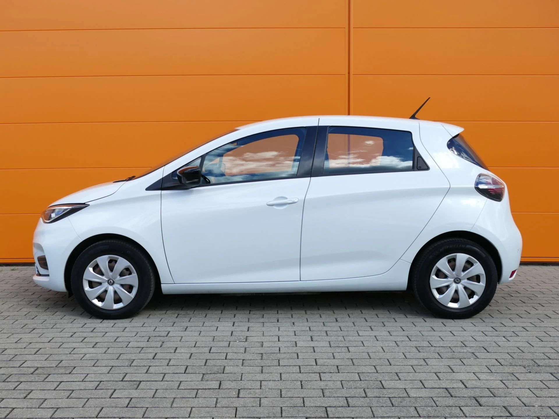 RENAULT ZOE - Miniature 4 sur 29 - Cliquer pour voir cette photo