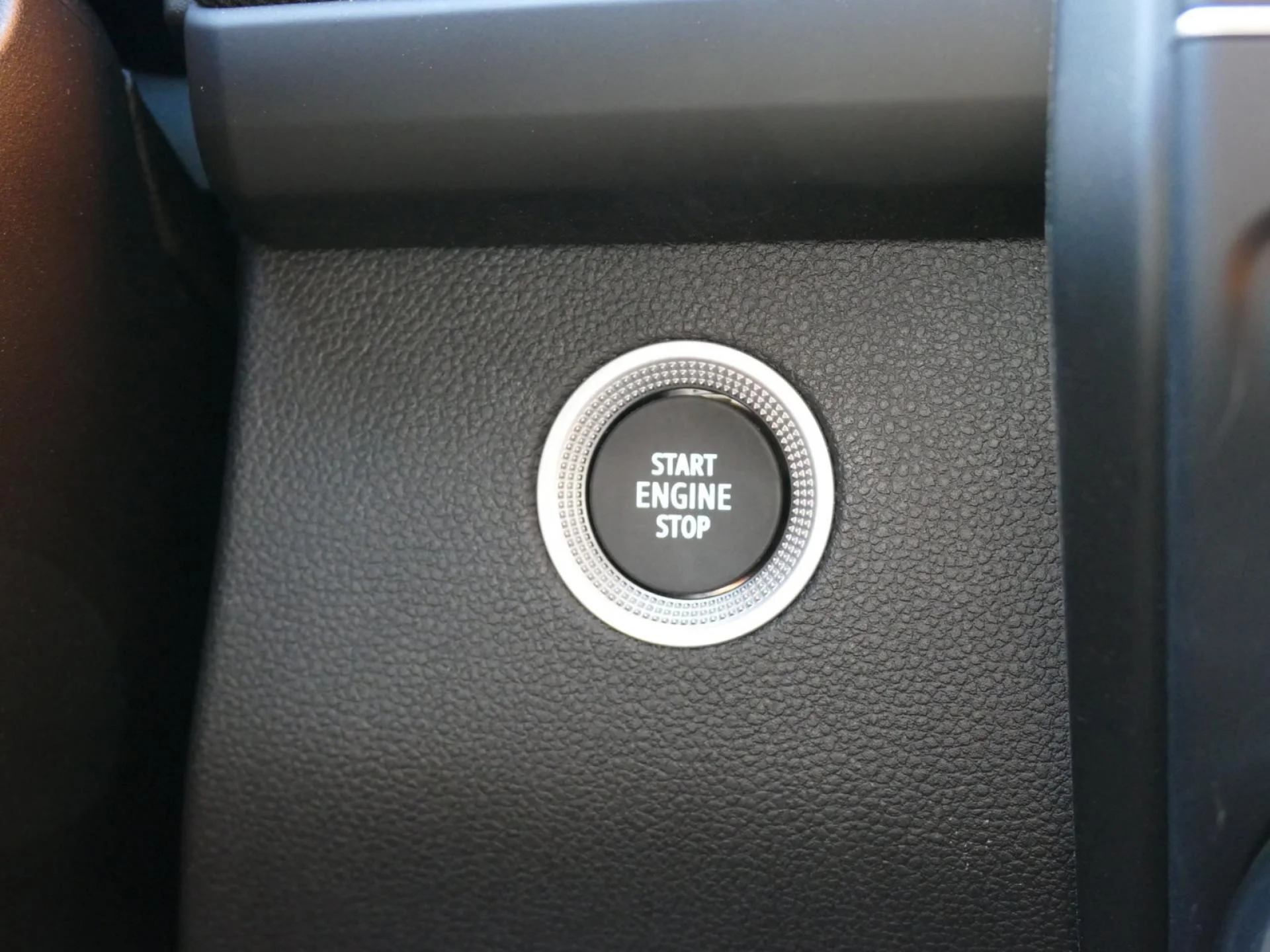 RENAULT ZOE - Miniature 22 sur 29 - Cliquer pour voir cette photo