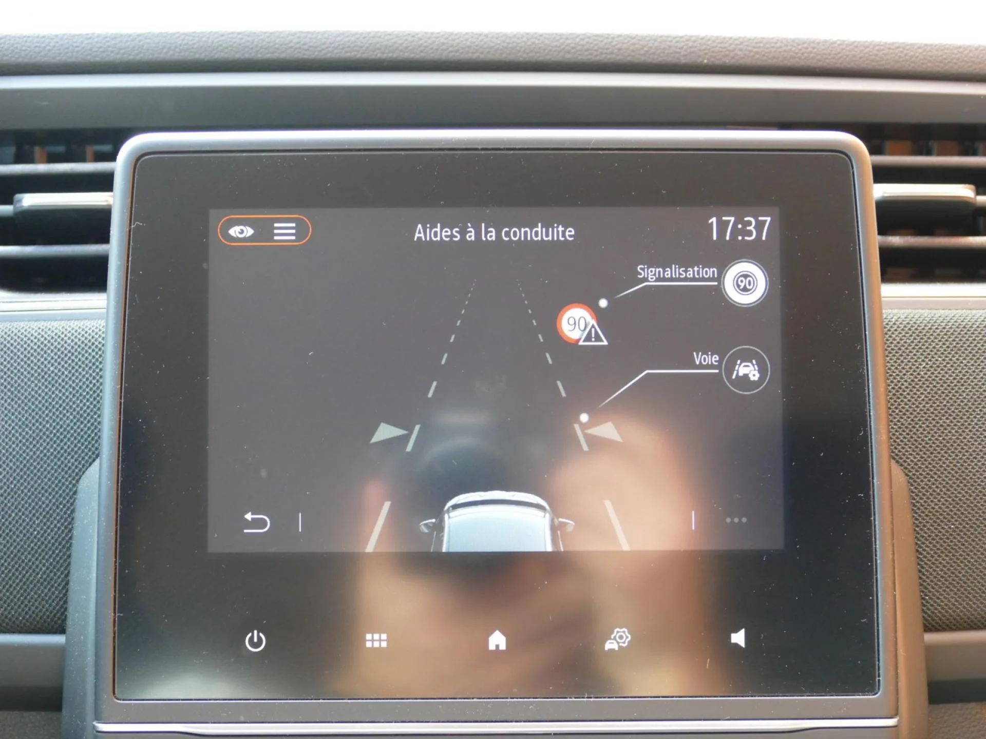 RENAULT ZOE - Miniature 14 sur 29 - Cliquer pour voir cette photo
