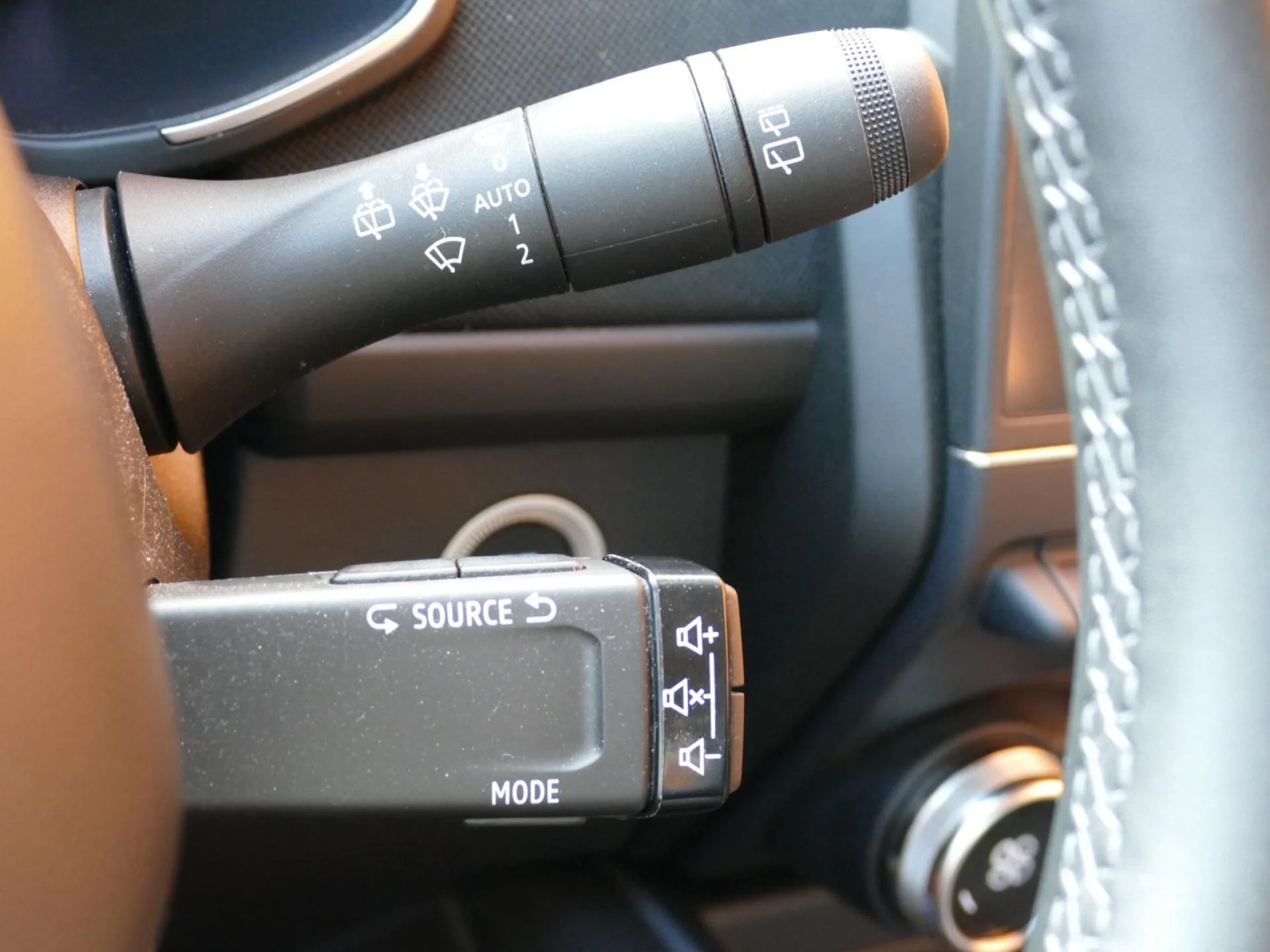 RENAULT ZOE - Miniature 26 sur 29 - Cliquer pour voir cette photo