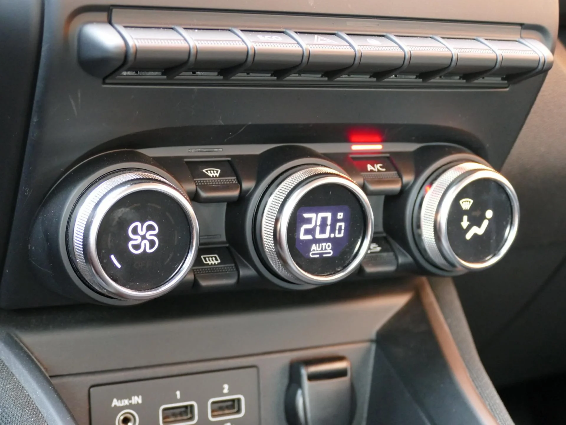 RENAULT ZOE - Miniature 15 sur 32 - Cliquer pour voir cette photo