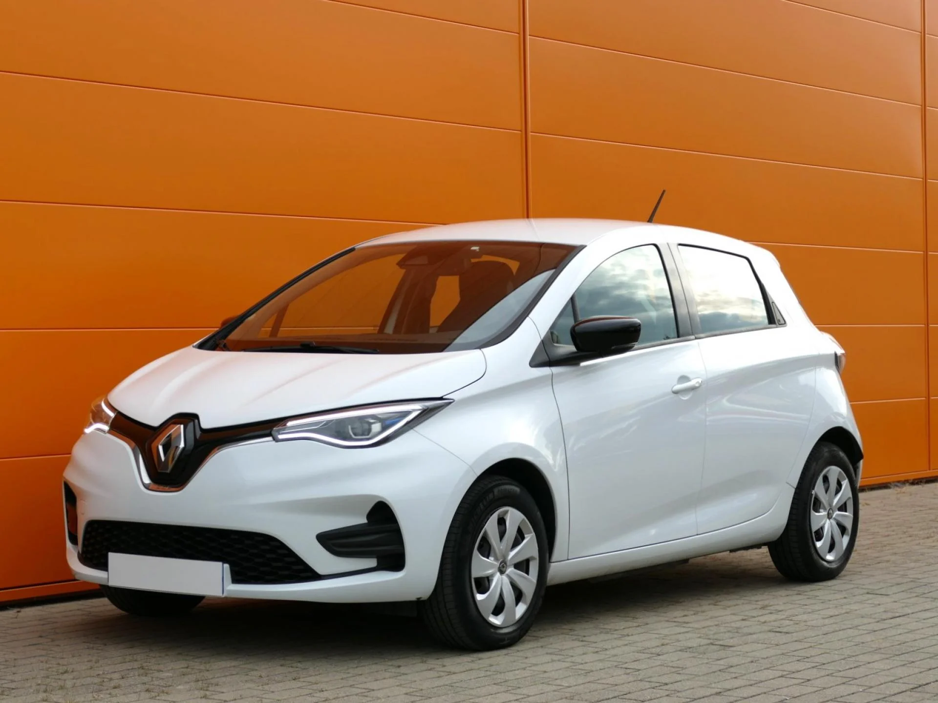 RENAULT ZOE - Miniature 3 sur 32 - Cliquer pour voir cette photo