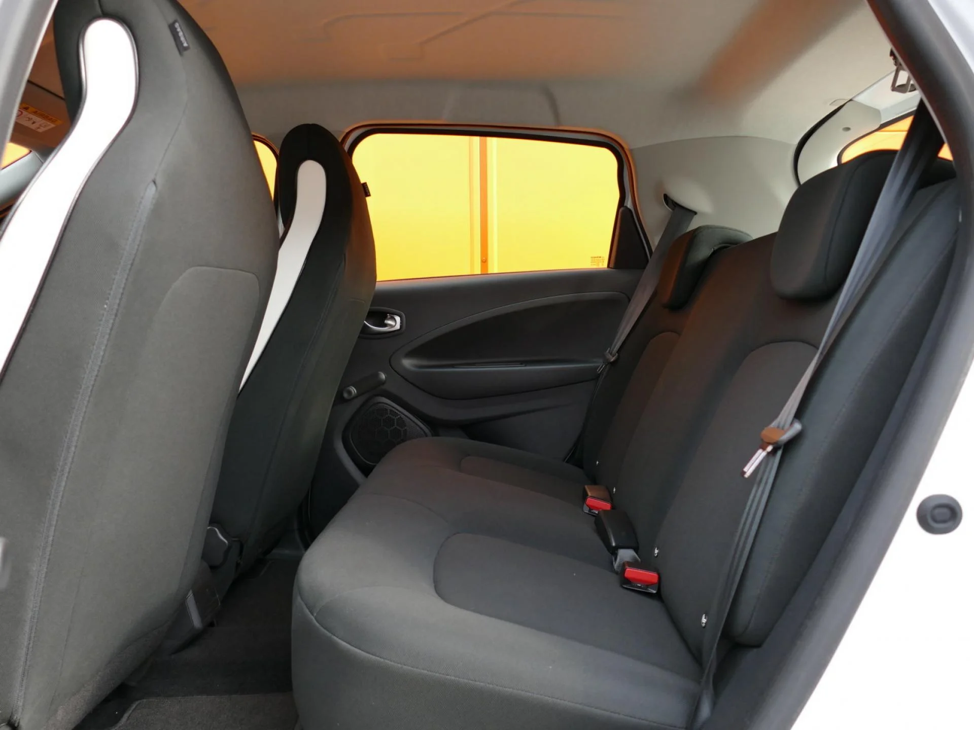 RENAULT ZOE - Miniature 9 sur 33 - Cliquer pour voir cette photo