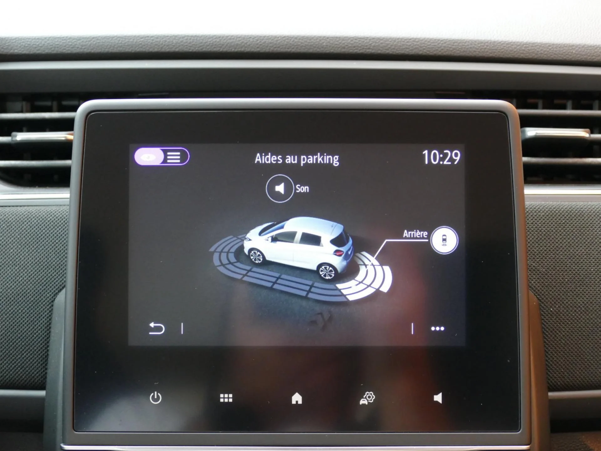 RENAULT ZOE - Miniature 14 sur 33 - Cliquer pour voir cette photo