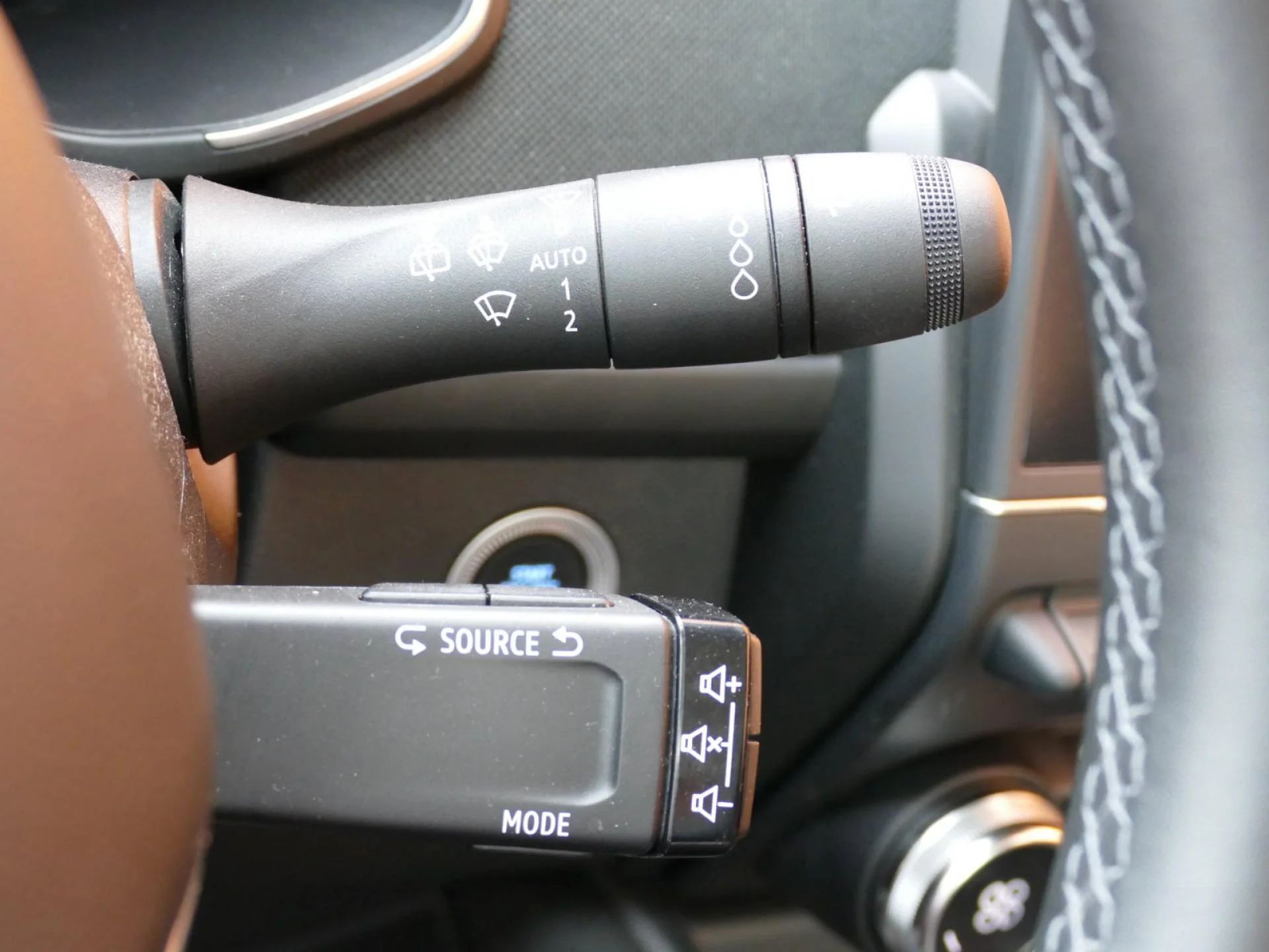 RENAULT ZOE - Miniature 28 sur 33 - Cliquer pour voir cette photo