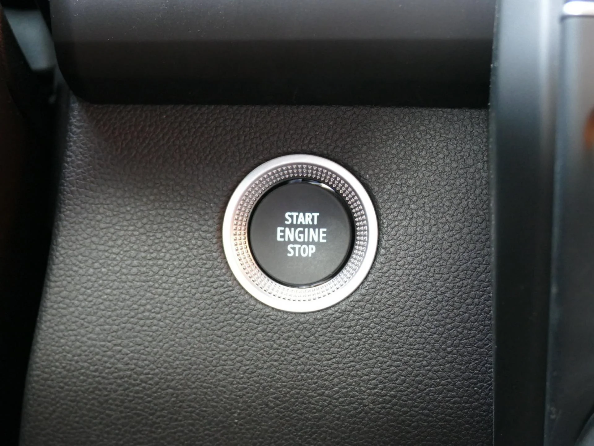 RENAULT ZOE - Miniature 22 sur 33 - Cliquer pour voir cette photo
