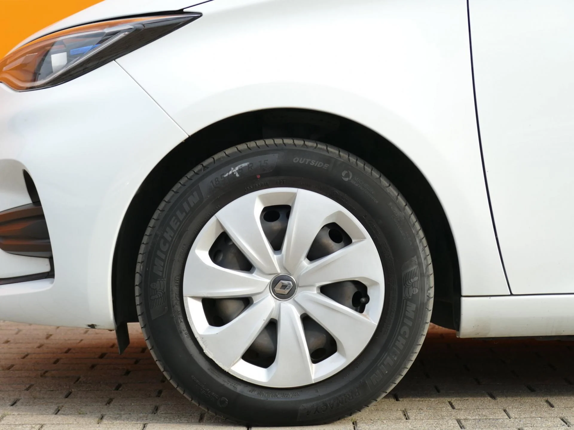 RENAULT ZOE - Miniature 32 sur 33 - Cliquer pour voir cette photo