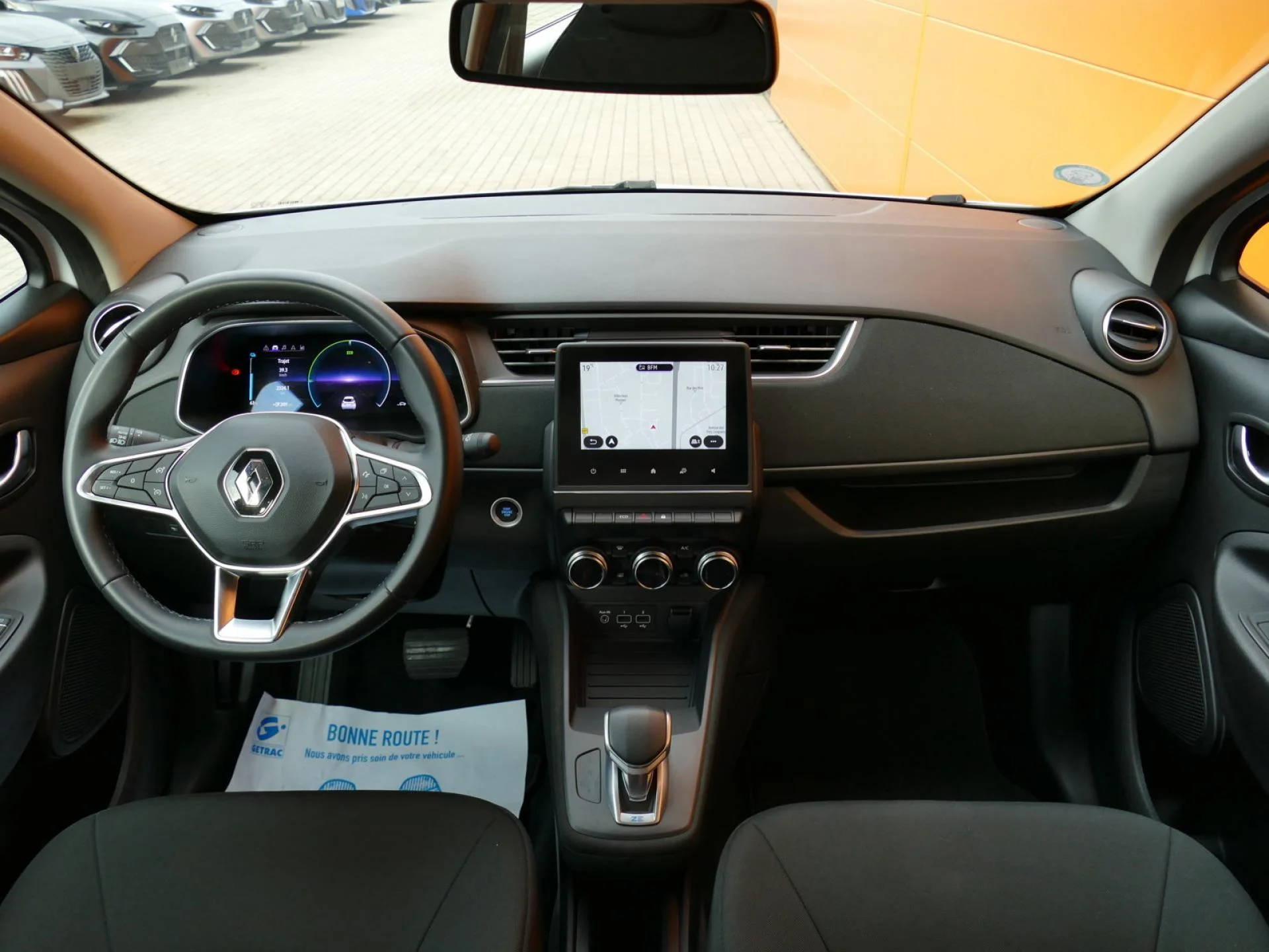 RENAULT ZOE - Miniature 7 sur 33 - Cliquer pour voir cette photo