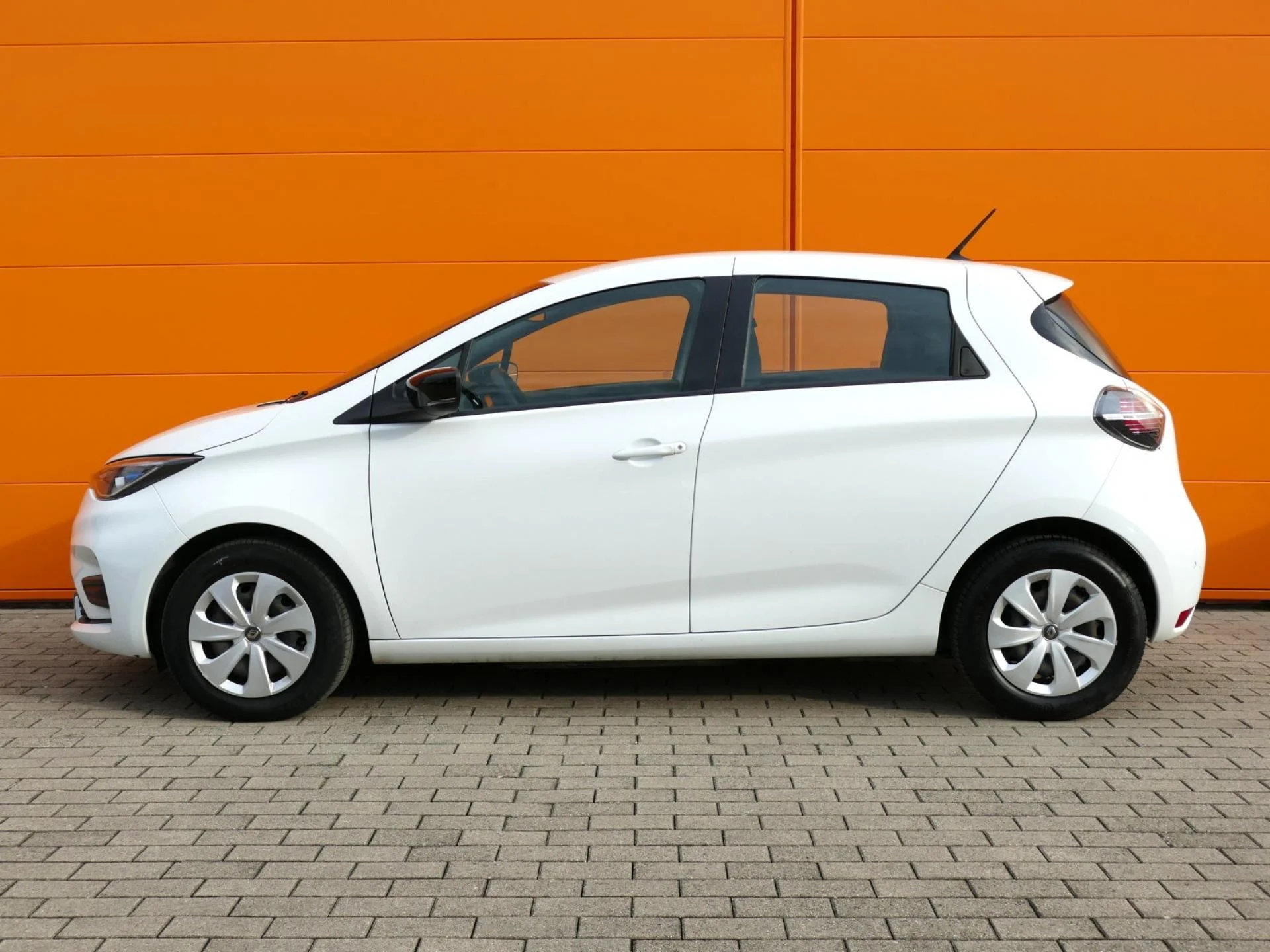 RENAULT ZOE - Miniature 4 sur 33 - Cliquer pour voir cette photo
