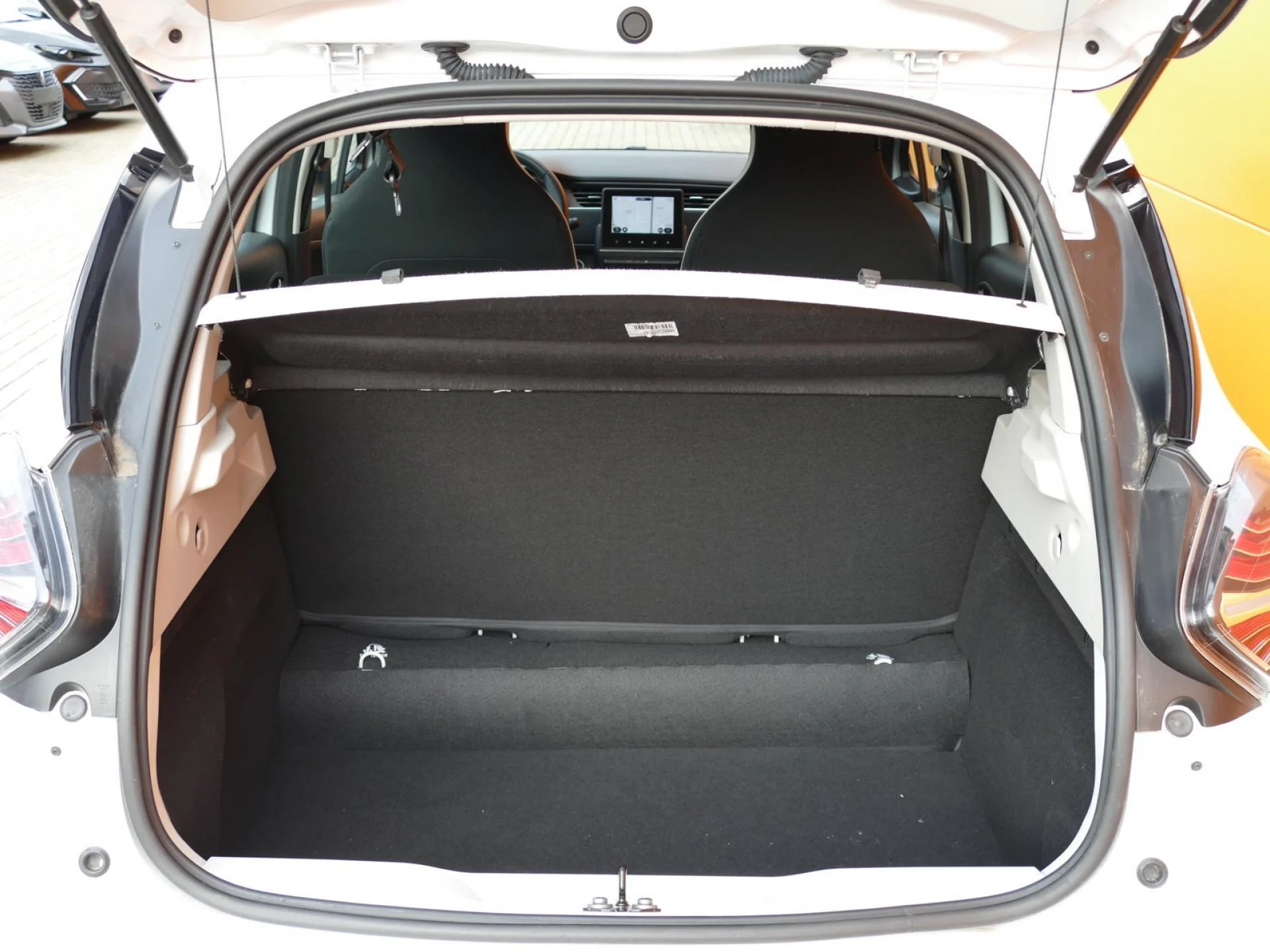 RENAULT ZOE - Miniature 10 sur 33 - Cliquer pour voir cette photo