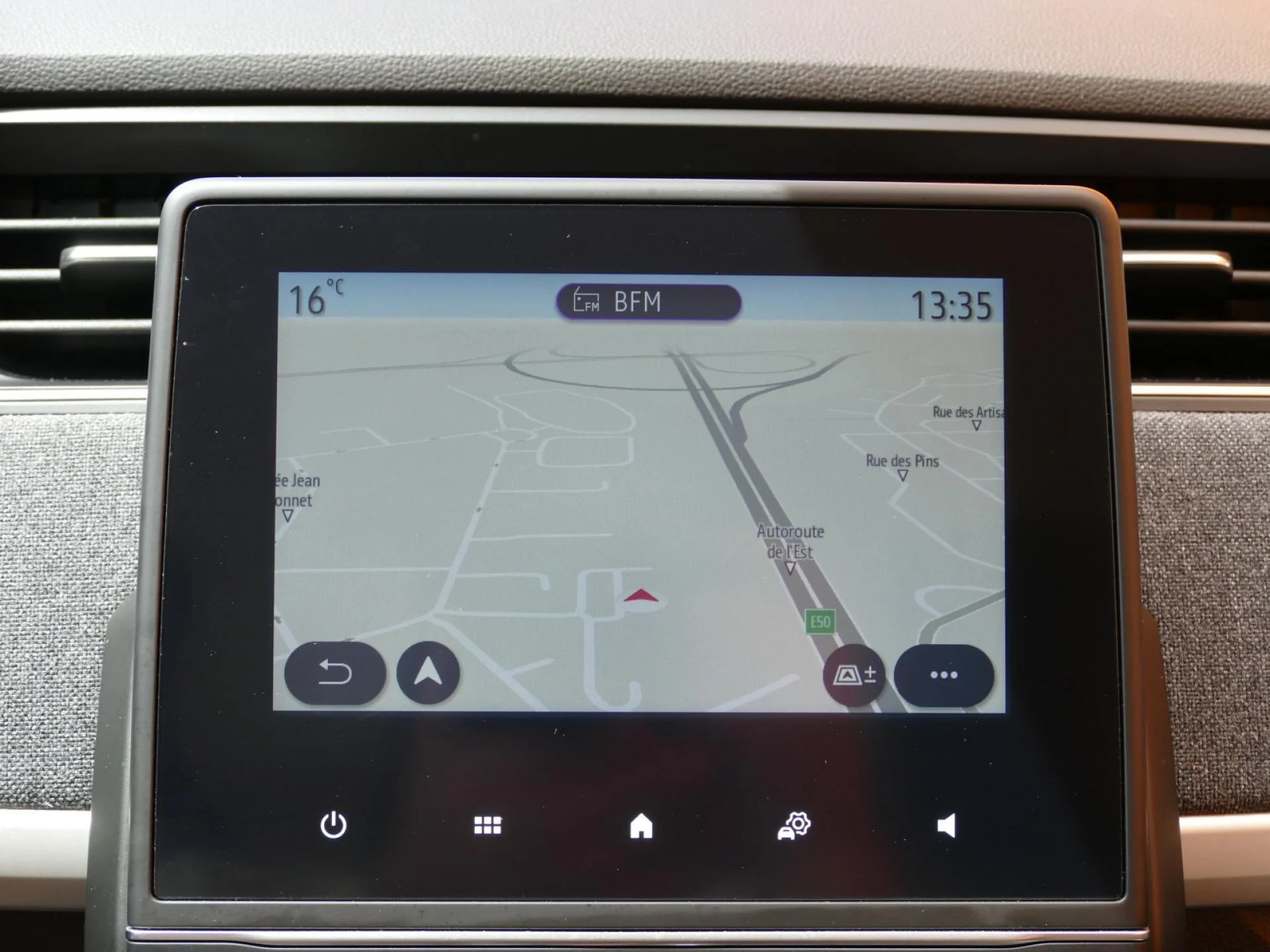 RENAULT ZOE - Miniature 9 sur 32 - Cliquer pour voir cette photo
