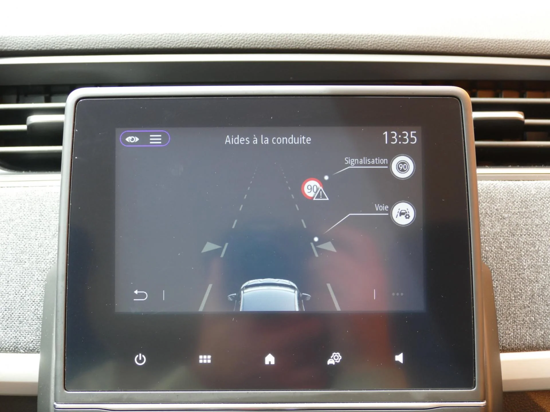 RENAULT ZOE - Miniature 11 sur 32 - Cliquer pour voir cette photo