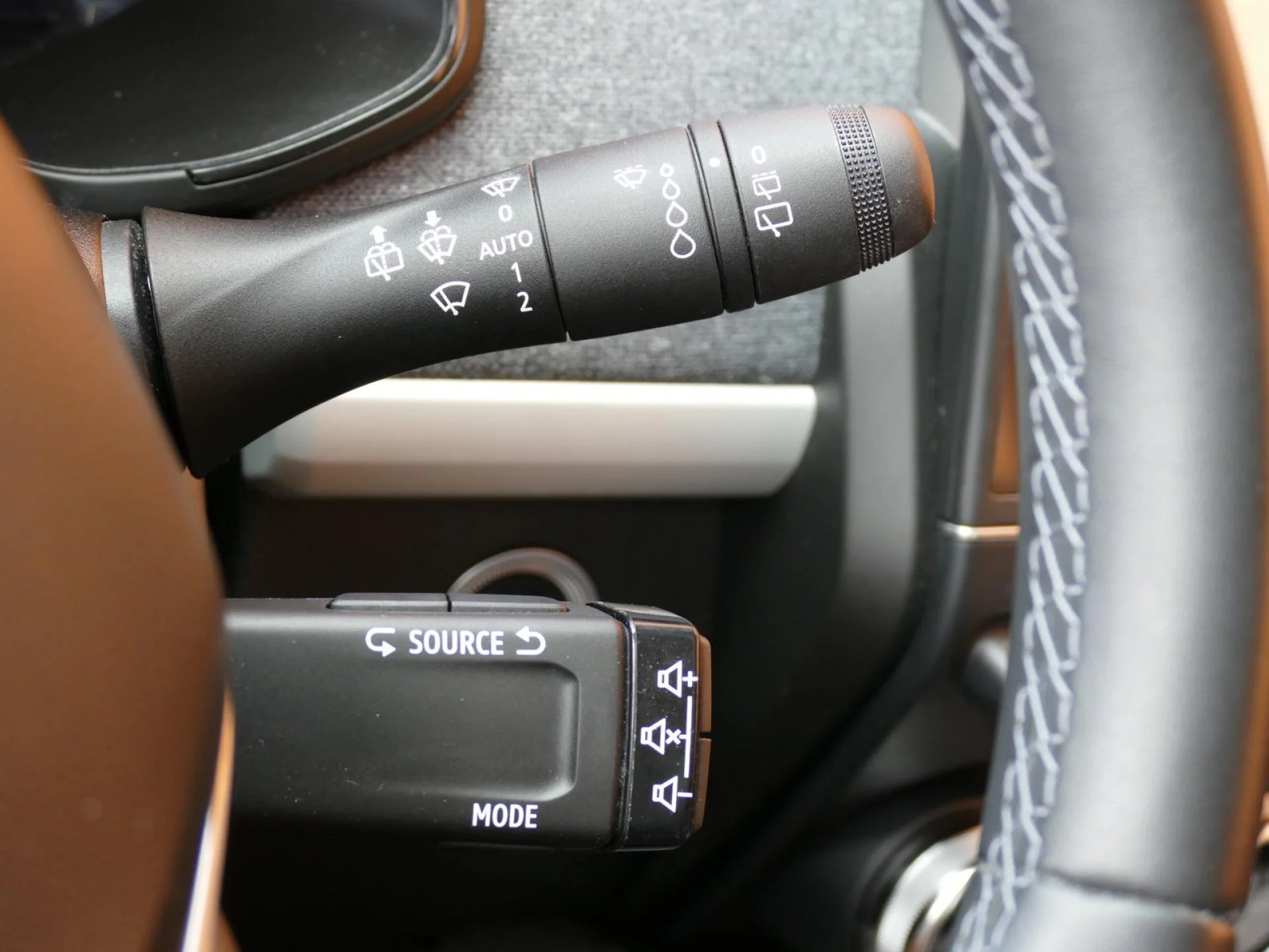RENAULT ZOE - Miniature 24 sur 32 - Cliquer pour voir cette photo