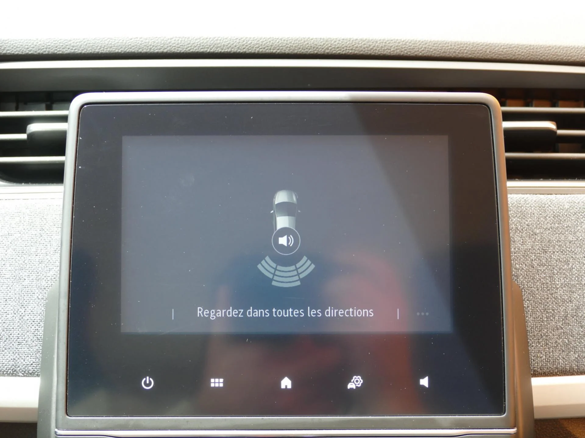 RENAULT ZOE - Miniature 10 sur 32 - Cliquer pour voir cette photo