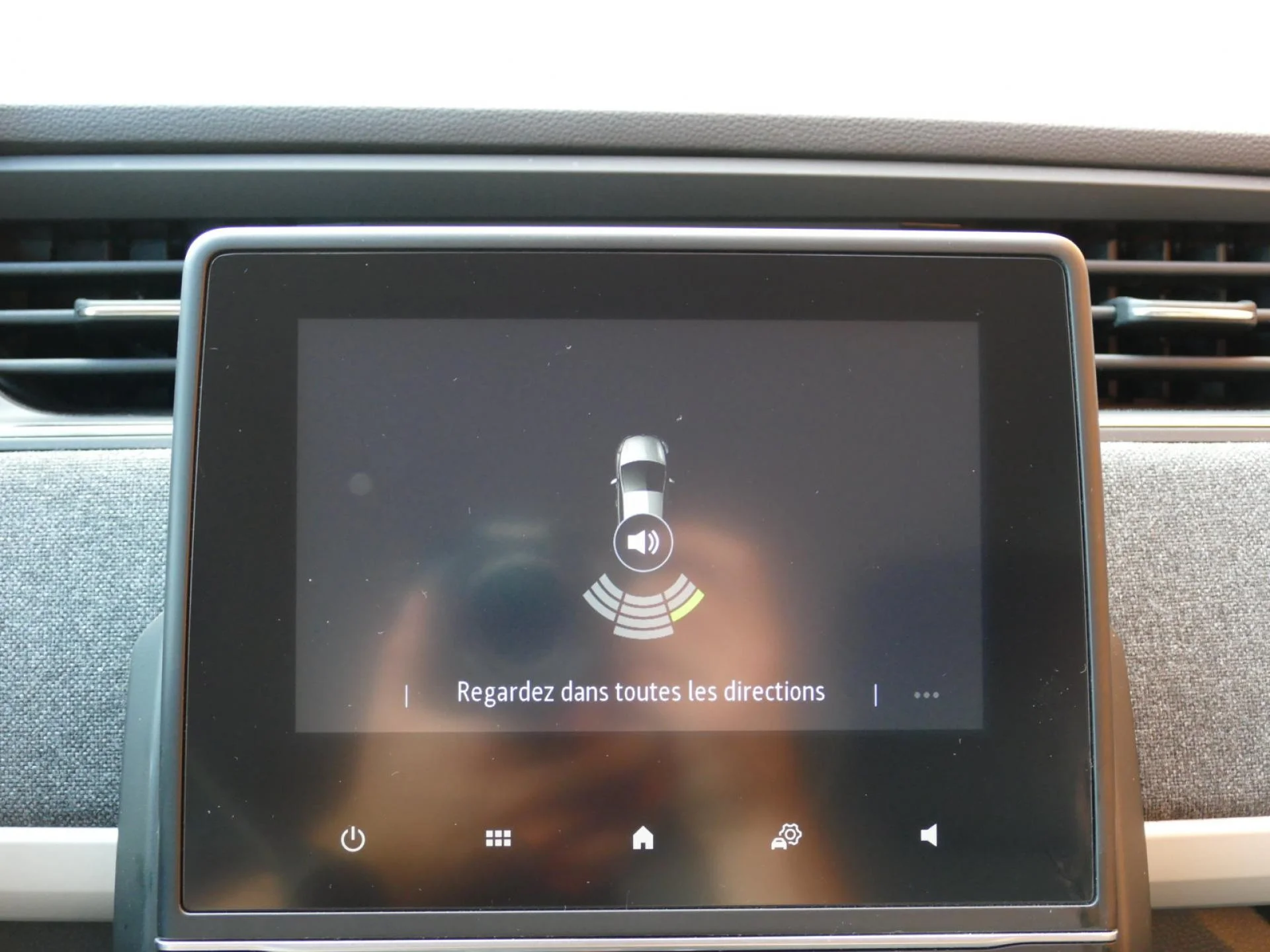 RENAULT ZOE - Miniature 10 sur 32 - Cliquer pour voir cette photo