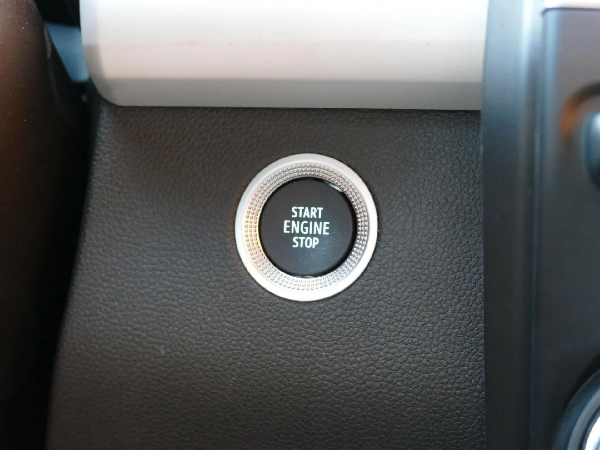 RENAULT ZOE - Miniature 21 sur 32 - Cliquer pour voir cette photo