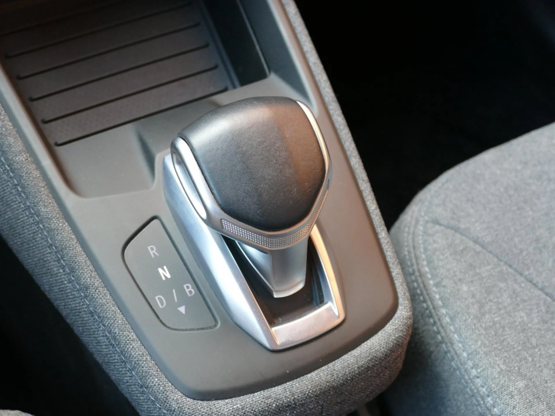 RENAULT ZOE - Miniature 18 sur 32 - Cliquer pour voir cette photo