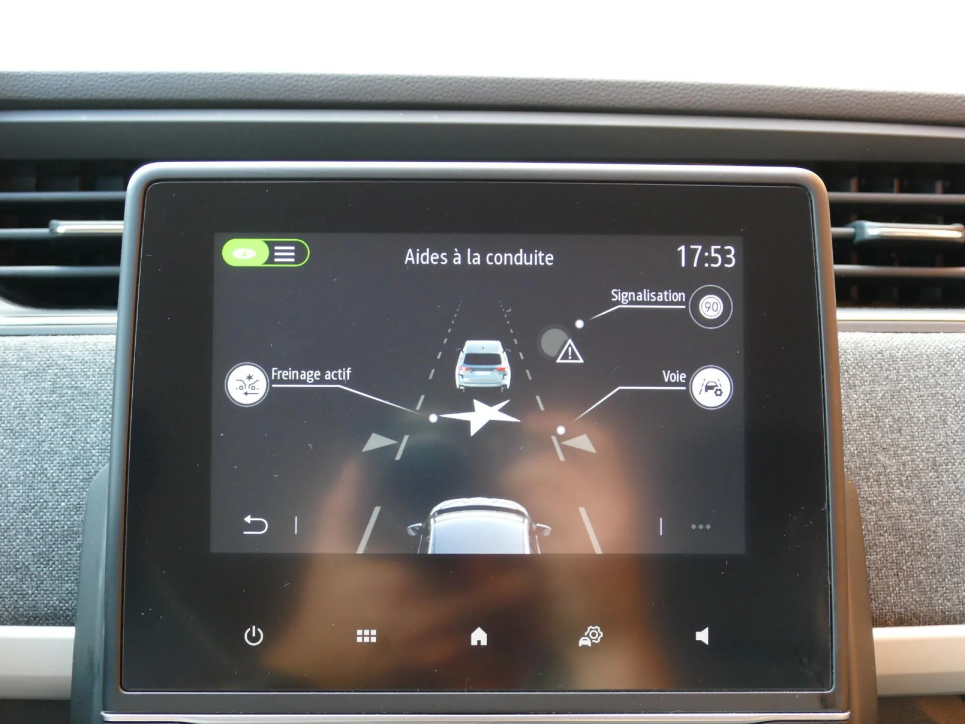 RENAULT ZOE - Miniature 12 sur 32 - Cliquer pour voir cette photo