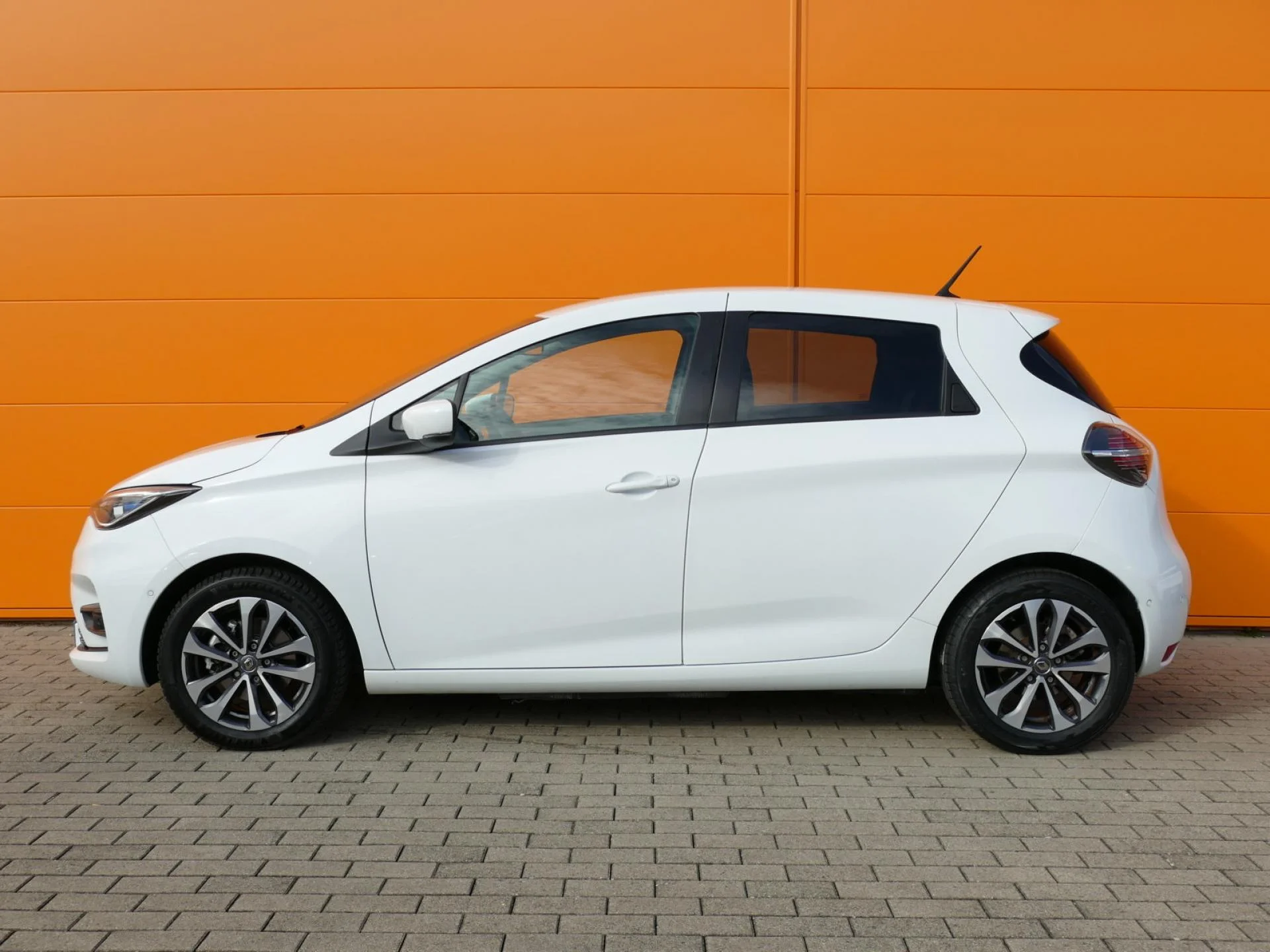 RENAULT ZOE - Miniature 4 sur 33 - Cliquer pour voir cette photo