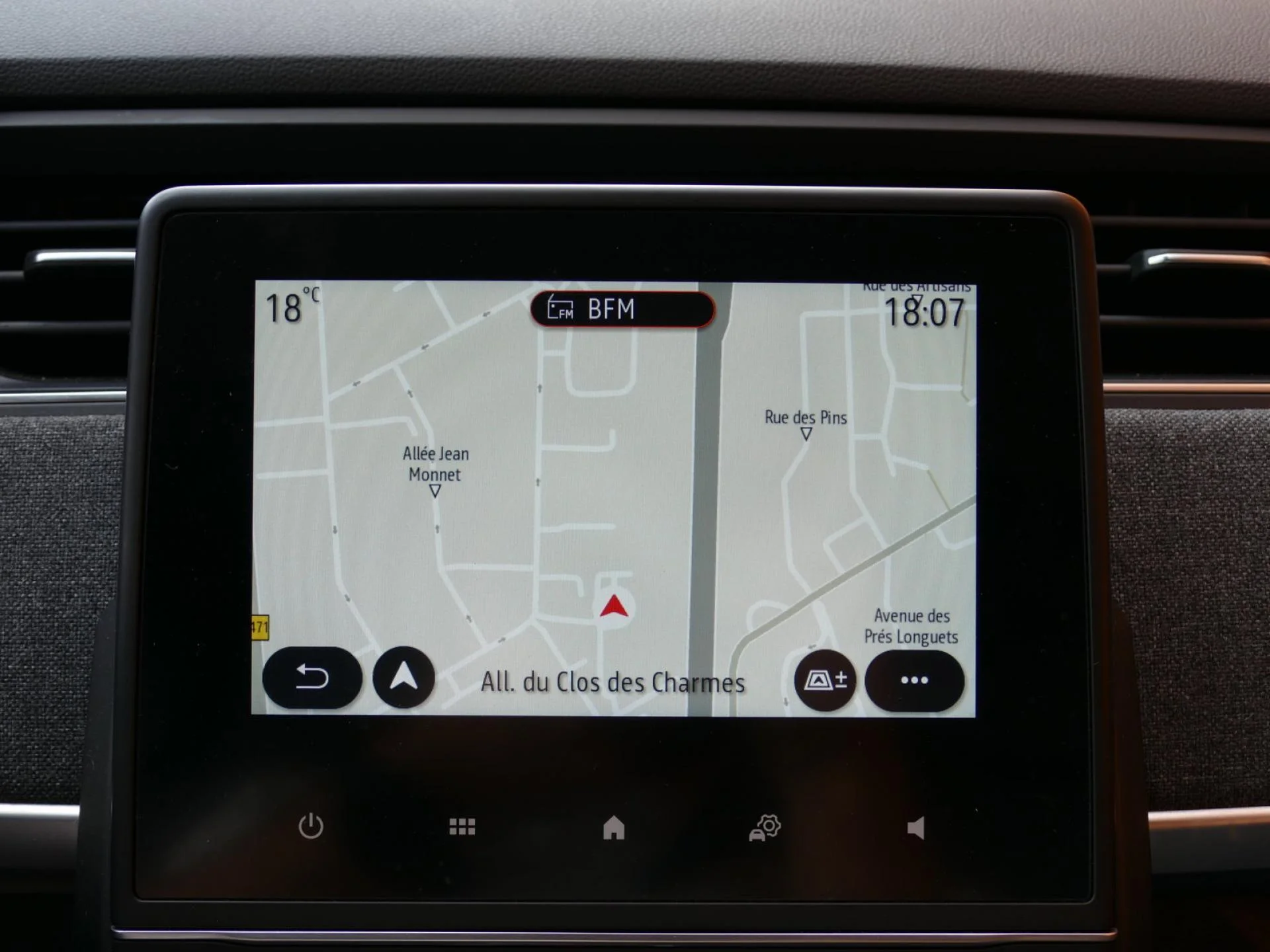RENAULT ZOE - Miniature 10 sur 29 - Cliquer pour voir cette photo