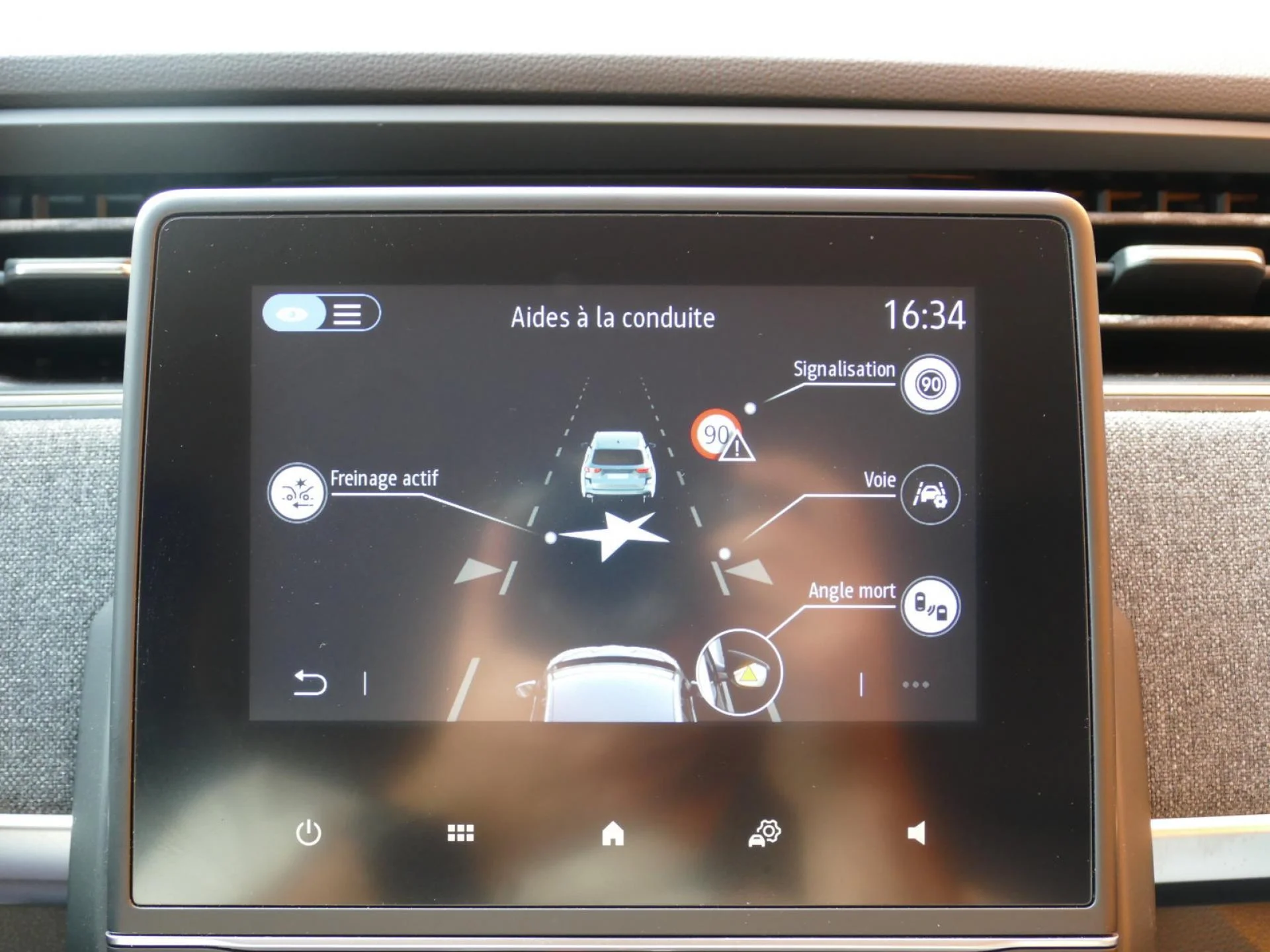 RENAULT ZOE - Miniature 14 sur 33 - Cliquer pour voir cette photo
