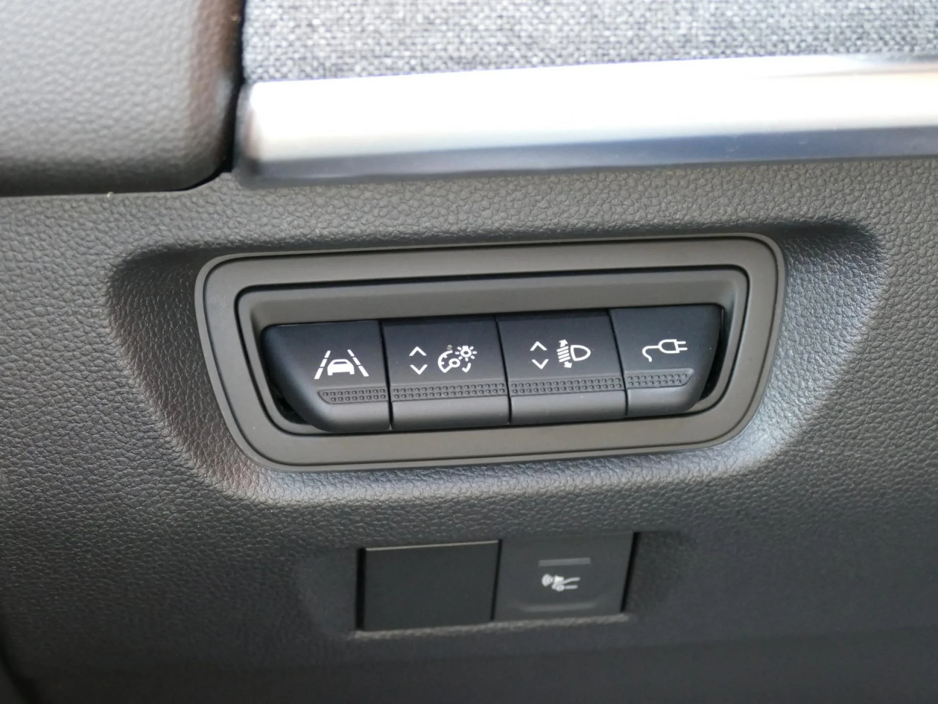 RENAULT ZOE - Miniature 20 sur 33 - Cliquer pour voir cette photo