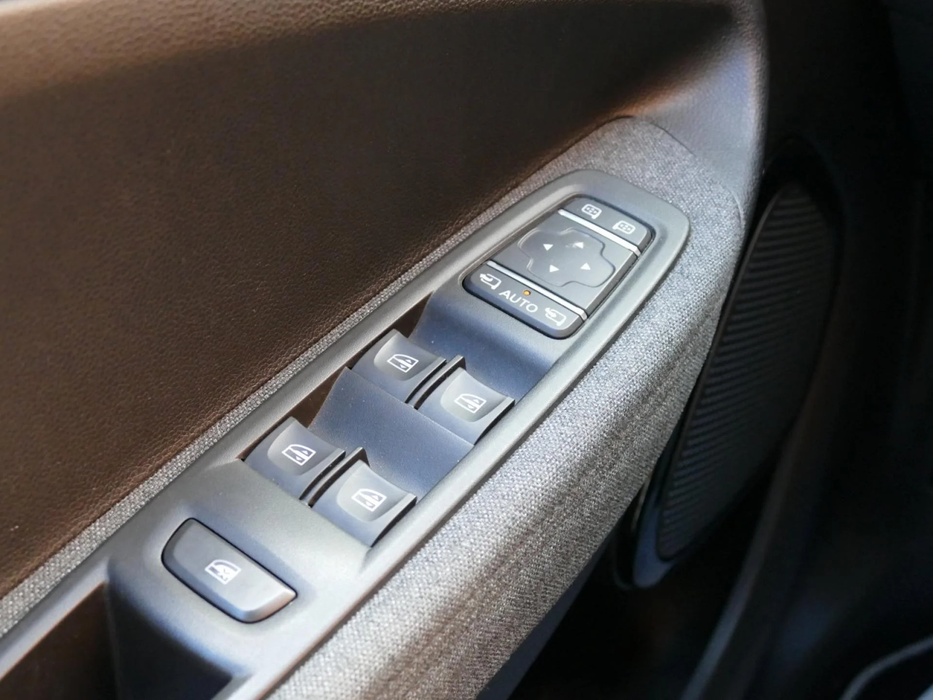 RENAULT ZOE - Miniature 26 sur 29 - Cliquer pour voir cette photo