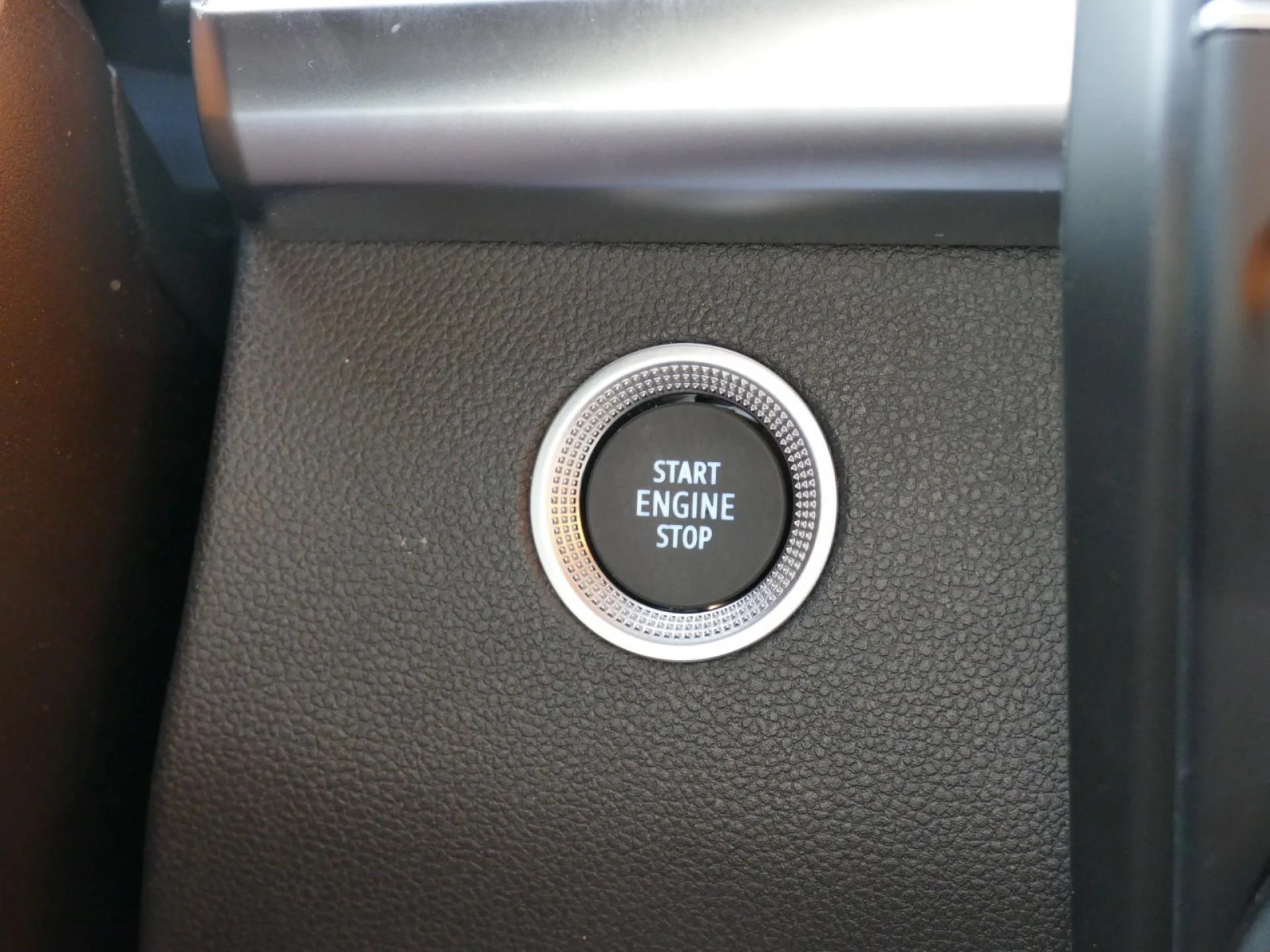 RENAULT ZOE - Miniature 23 sur 33 - Cliquer pour voir cette photo