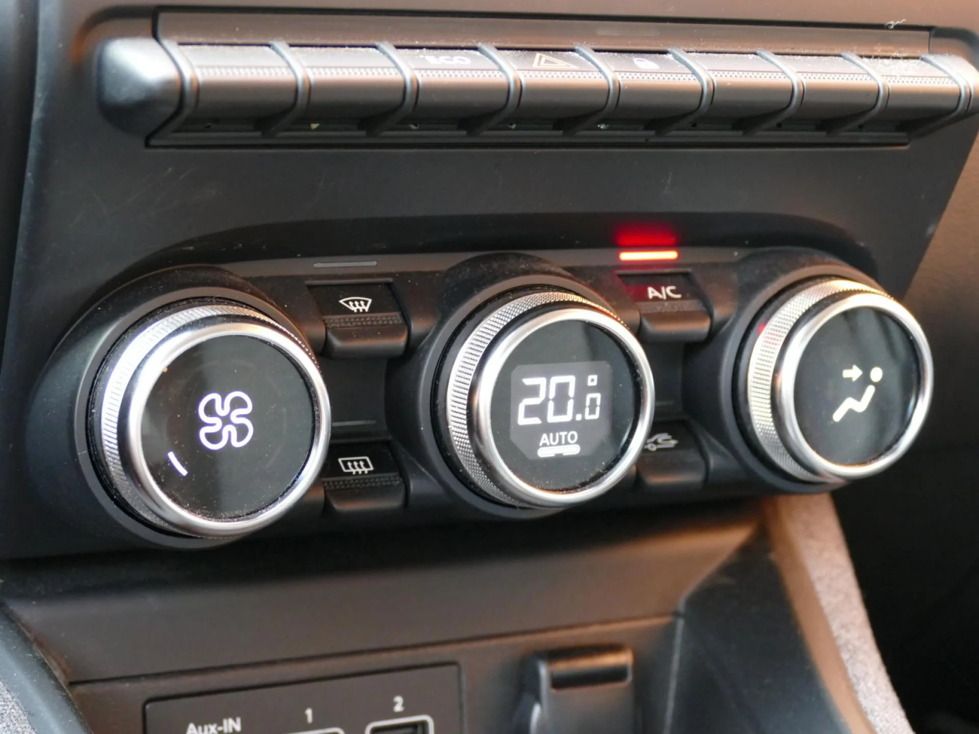 RENAULT ZOE - Miniature 16 sur 29 - Cliquer pour voir cette photo