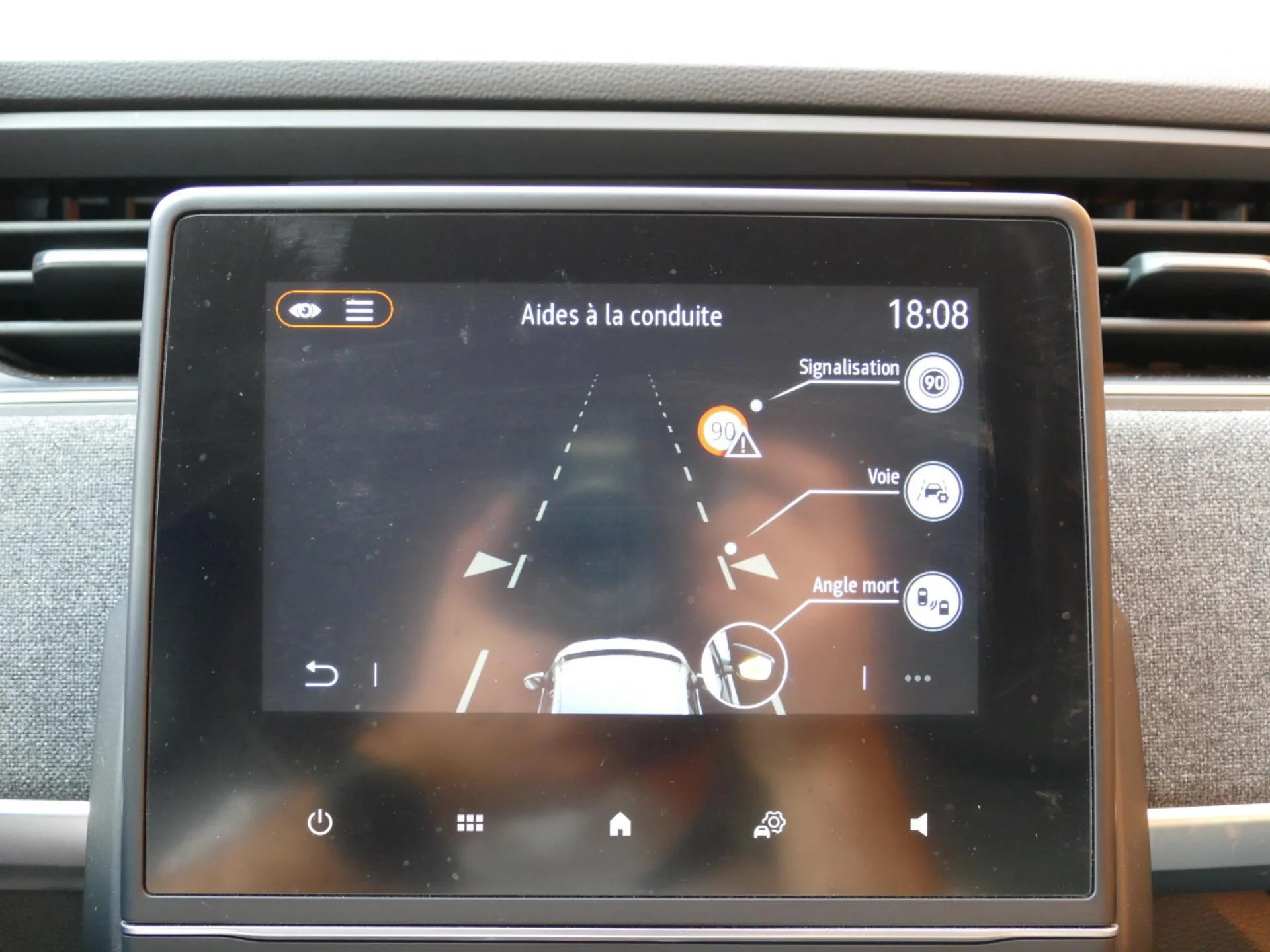 RENAULT ZOE - Miniature 12 sur 29 - Cliquer pour voir cette photo