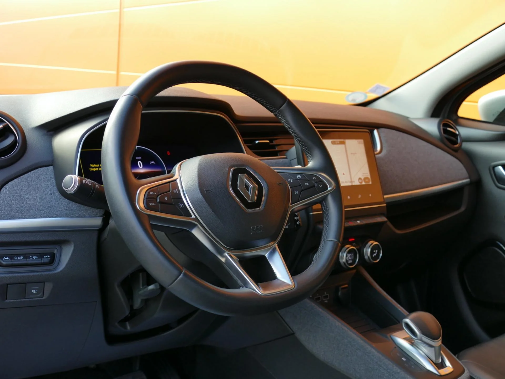 RENAULT ZOE - Miniature 17 sur 29 - Cliquer pour voir cette photo