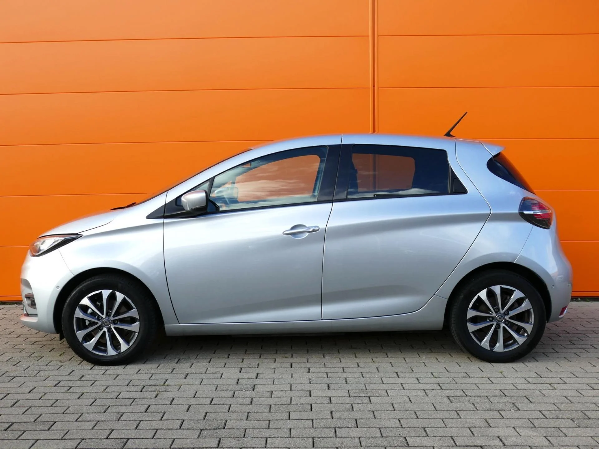 RENAULT ZOE - Miniature 3 sur 33 - Cliquer pour voir cette photo