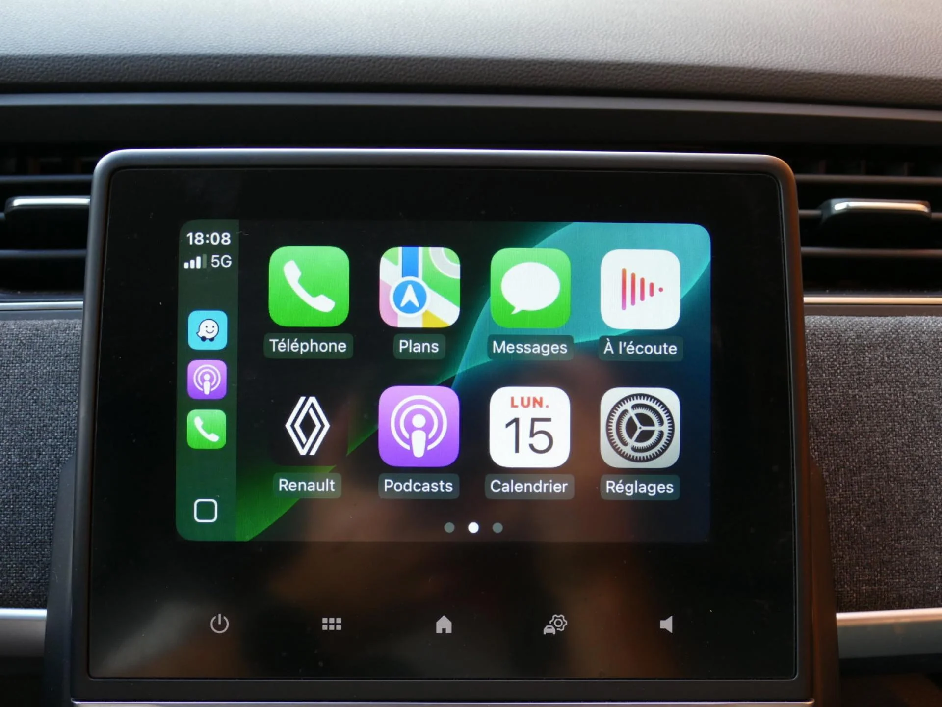 RENAULT ZOE - Miniature 13 sur 33 - Cliquer pour voir cette photo