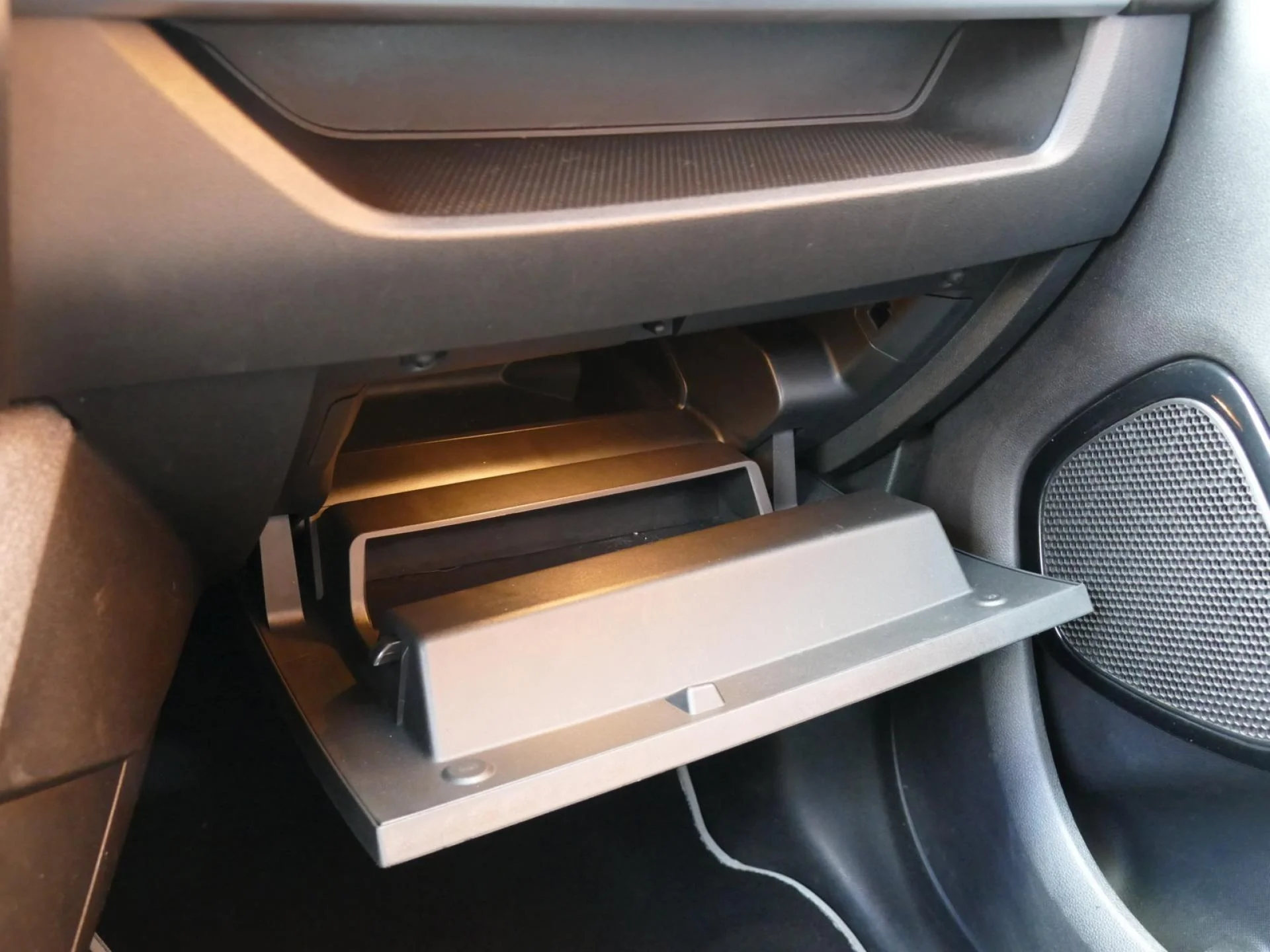 RENAULT ZOE - Miniature 24 sur 33 - Cliquer pour voir cette photo