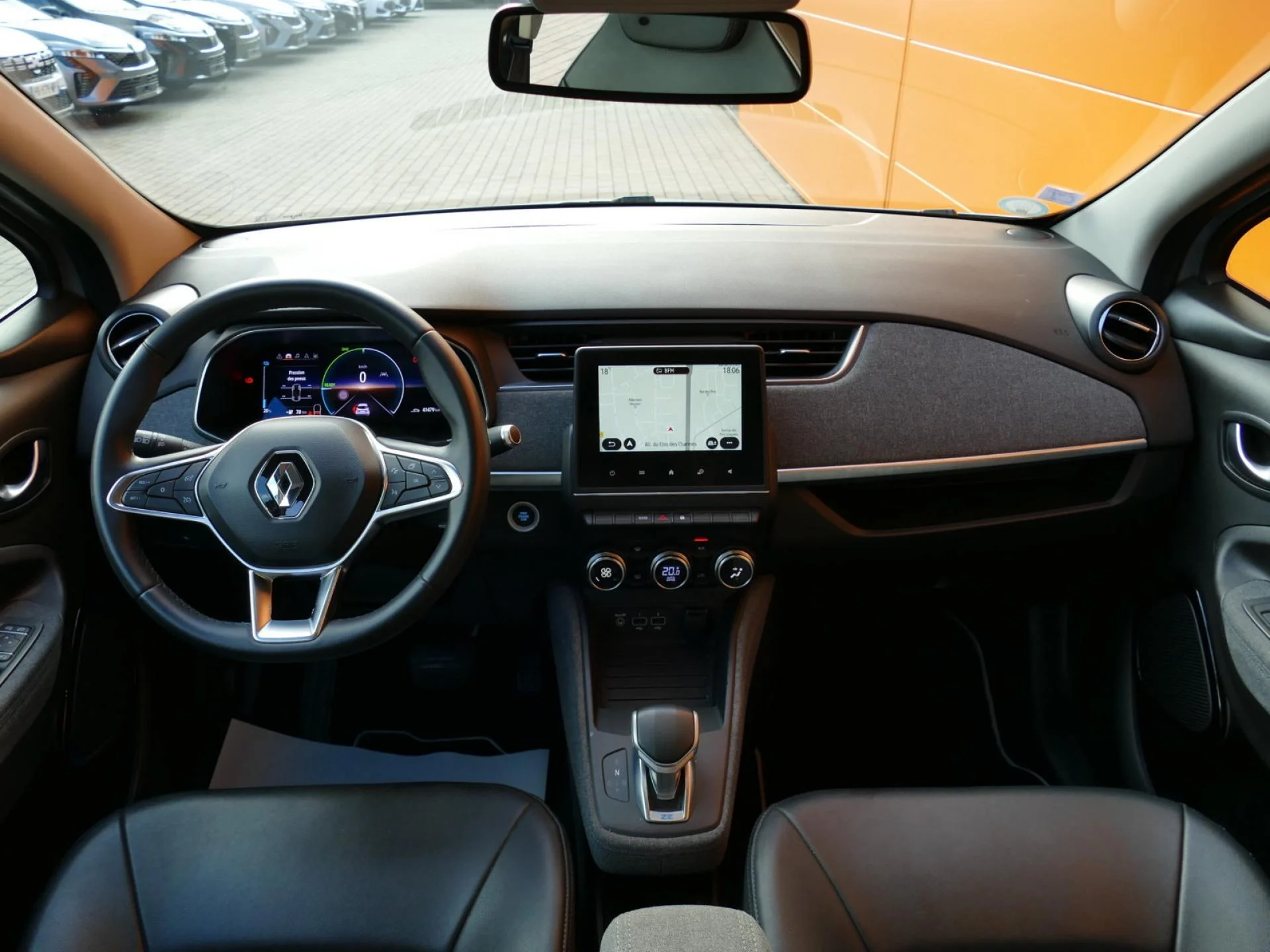 RENAULT ZOE - Miniature 5 sur 33 - Cliquer pour voir cette photo