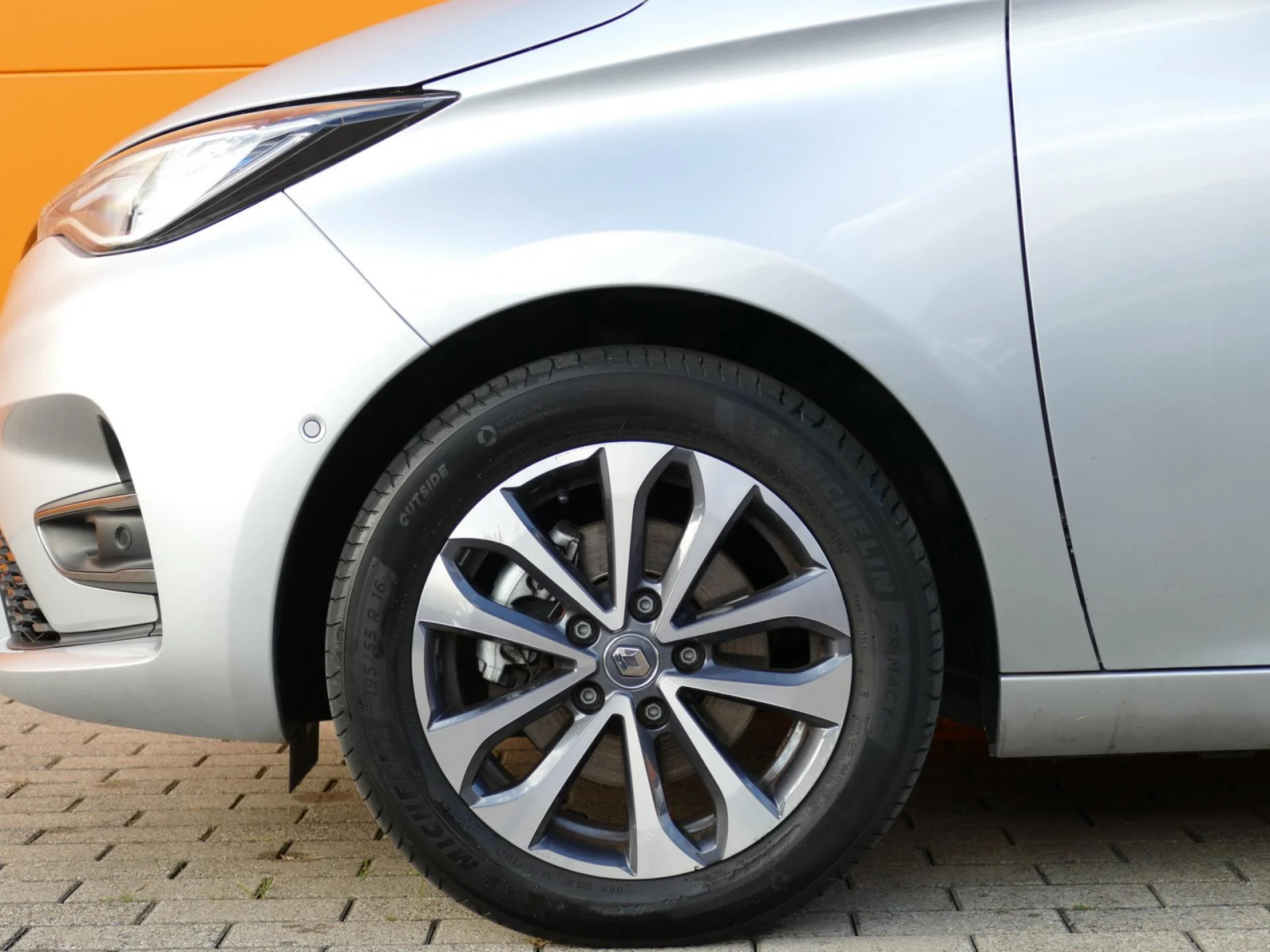 RENAULT ZOE - Miniature 32 sur 33 - Cliquer pour voir cette photo