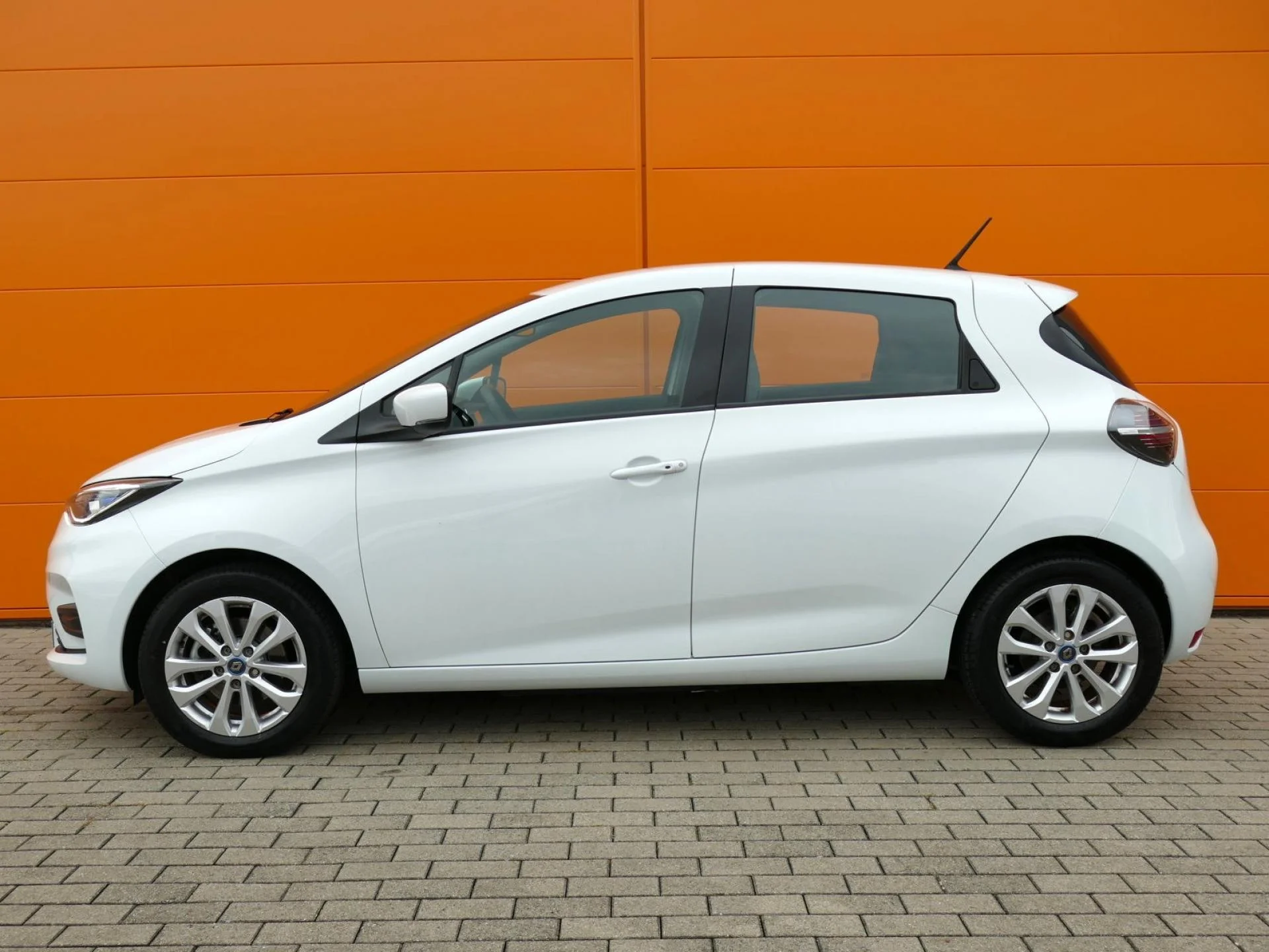 RENAULT ZOE - Miniature 3 sur 31 - Cliquer pour voir cette photo